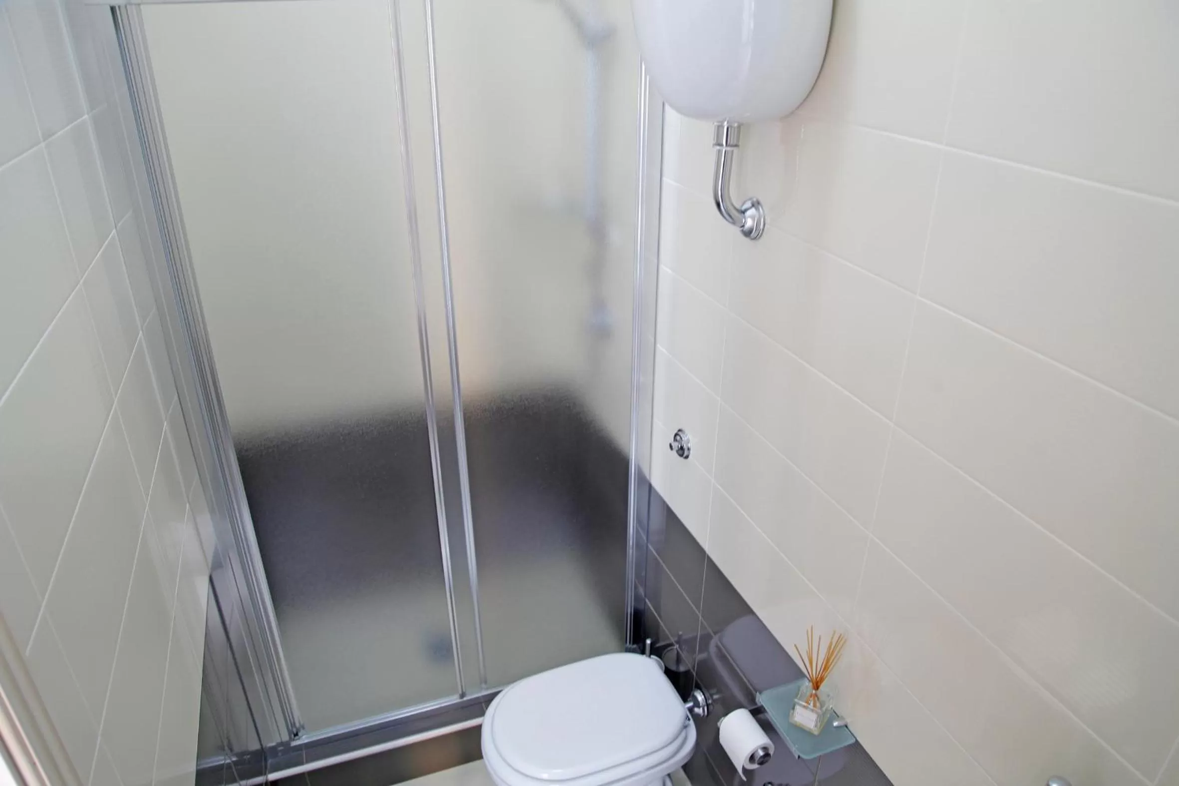 Shower, Bathroom in B&B Partenopeo