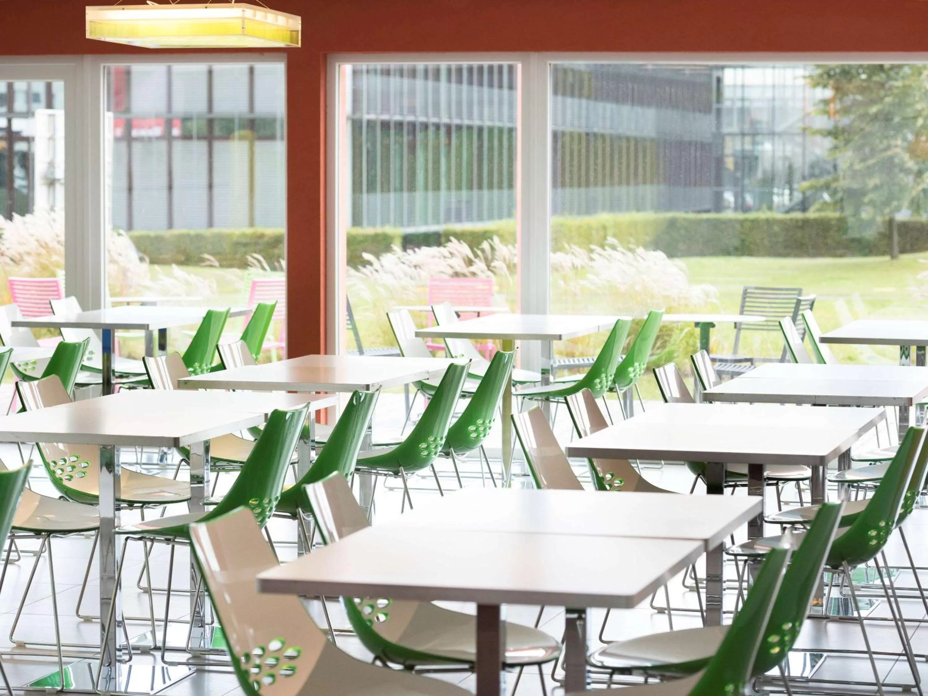 Restaurant/places to eat in Ibis Styles Nivelles