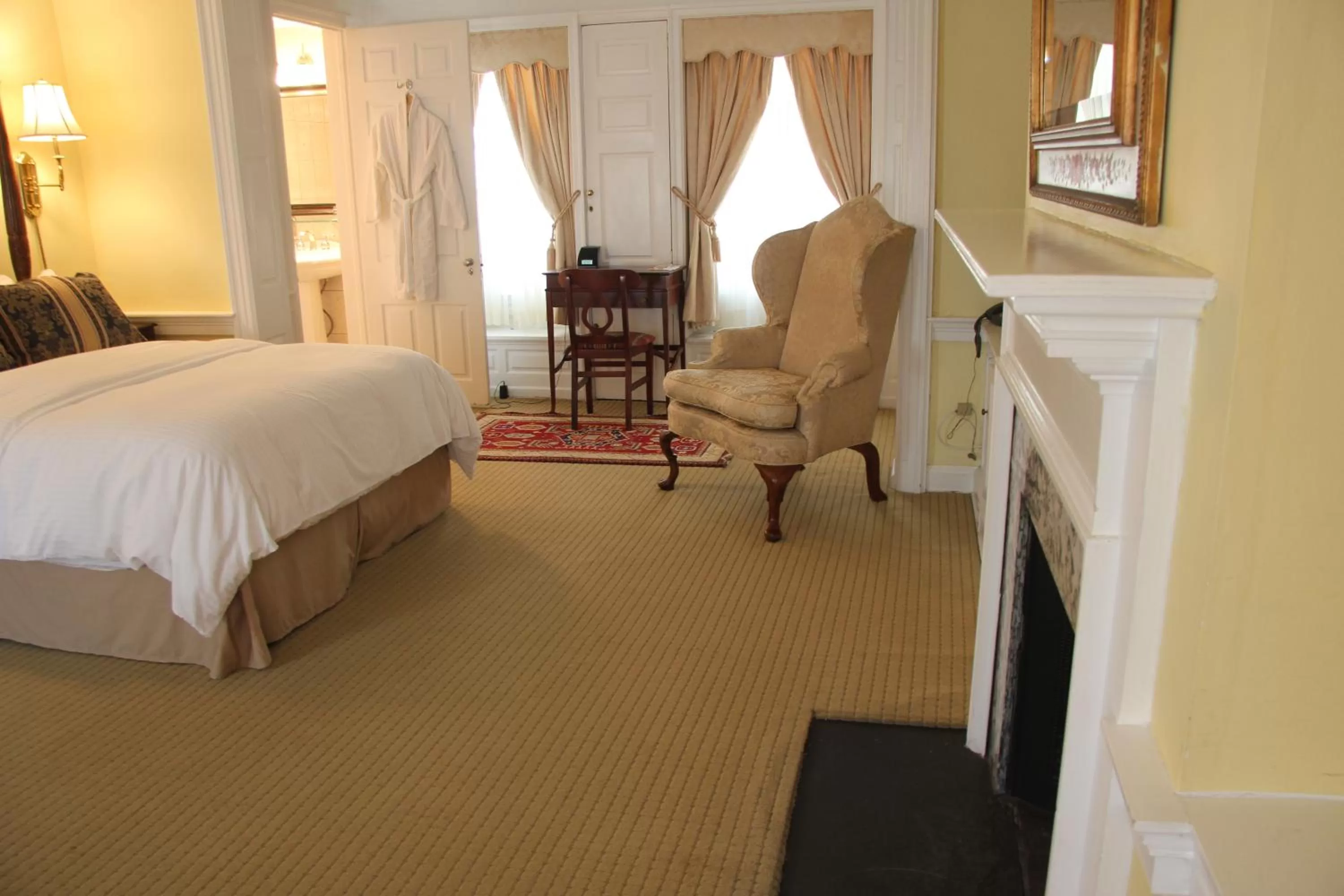 Bed in Morris House Hotel