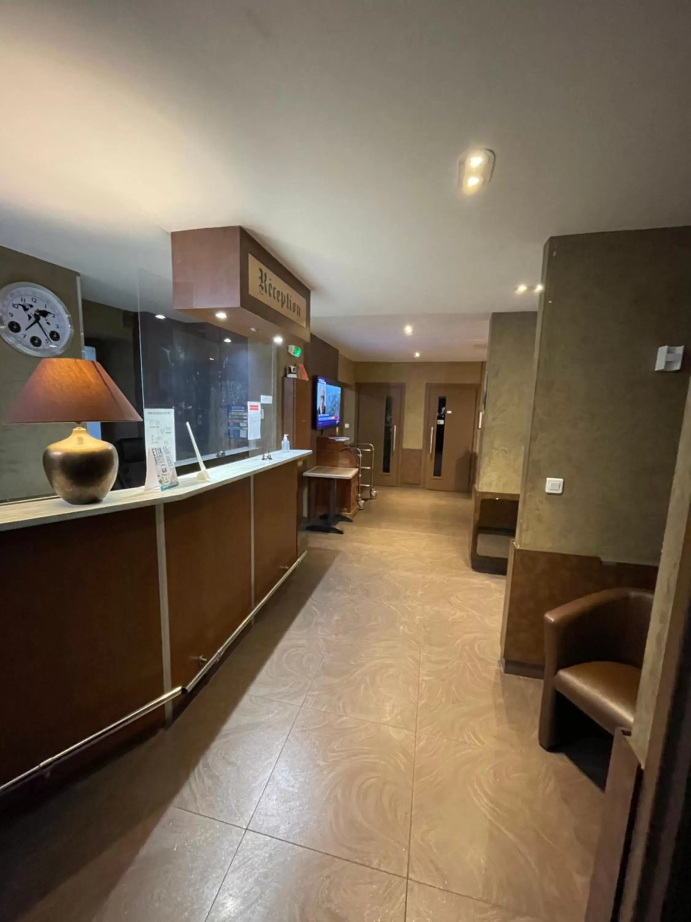 Lobby/Reception in Hôtel Restaurant de l'Ecu