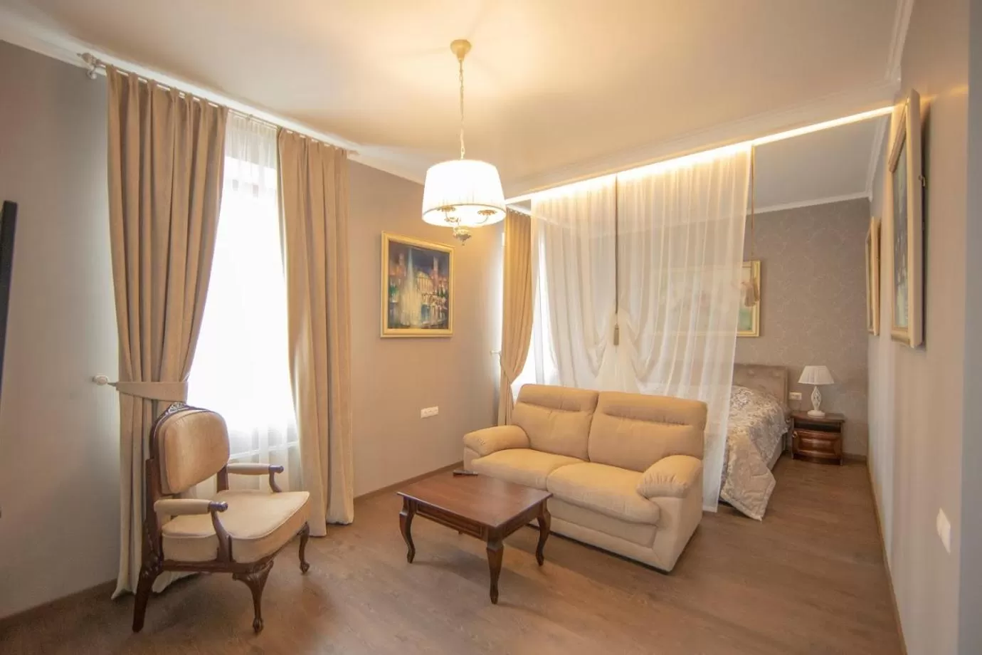 Photo of the whole room in Hotel "Mandarin Clubhouse"