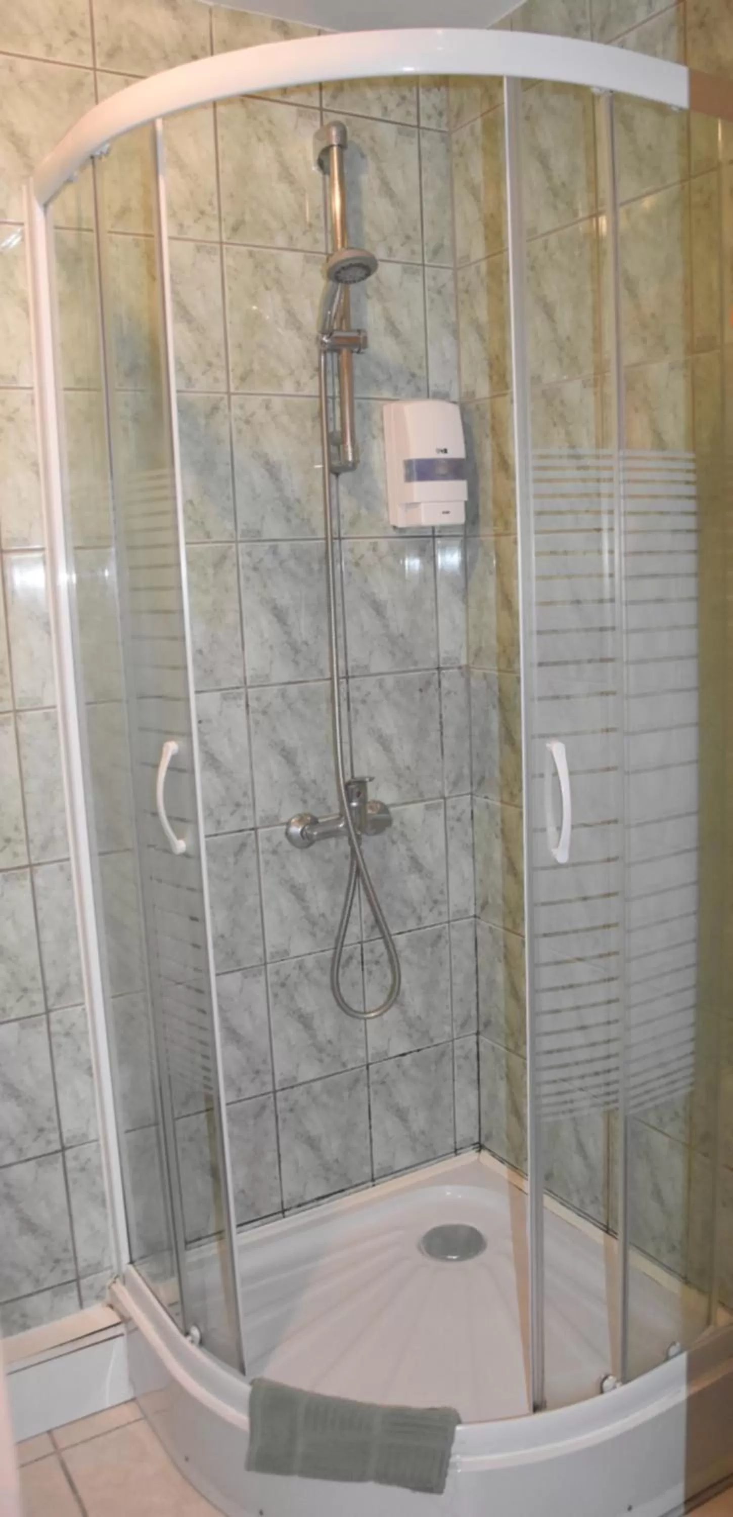Shower in Hotel Gai Relais