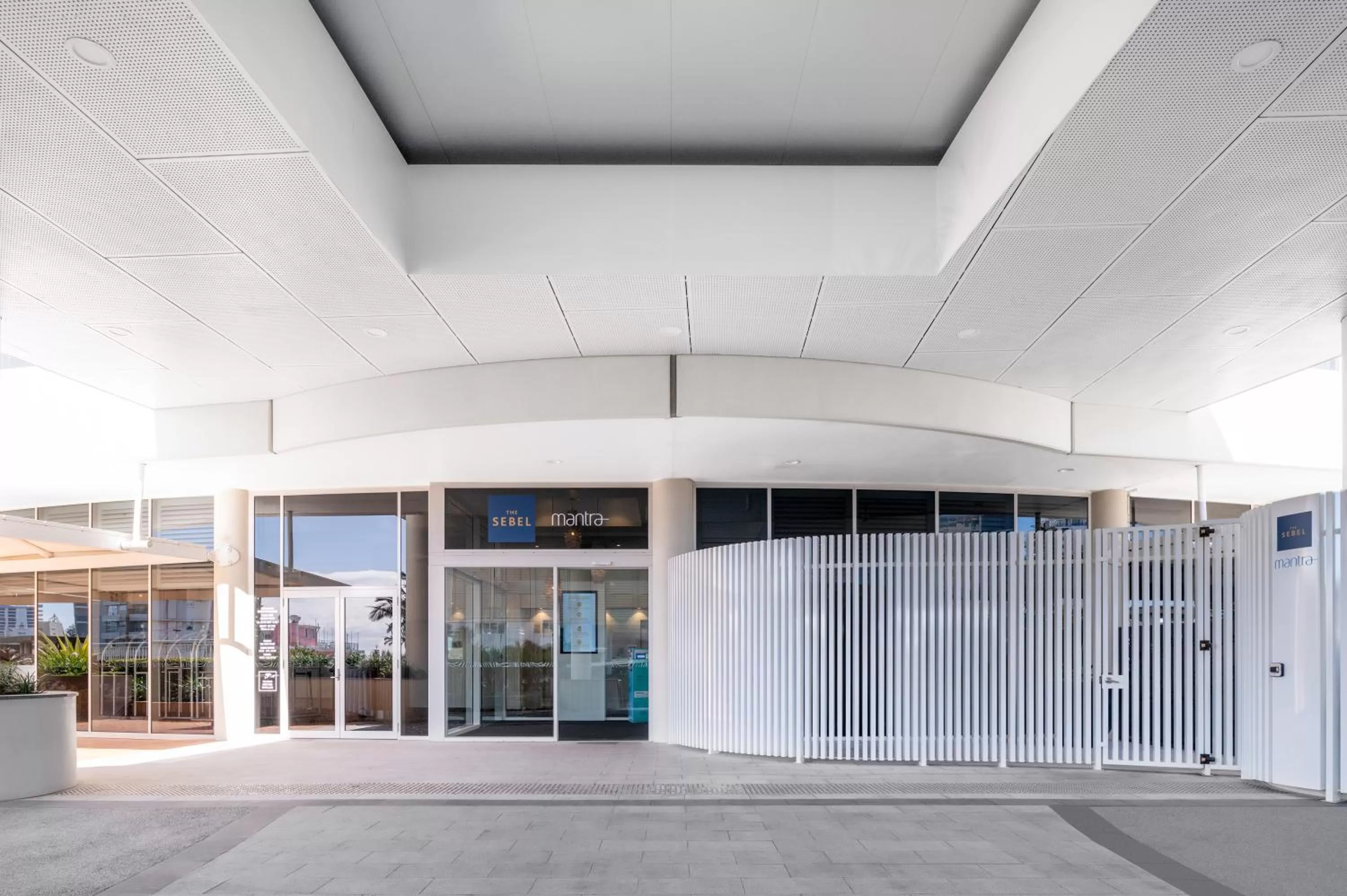 Facade/entrance in The Sebel Twin Towns