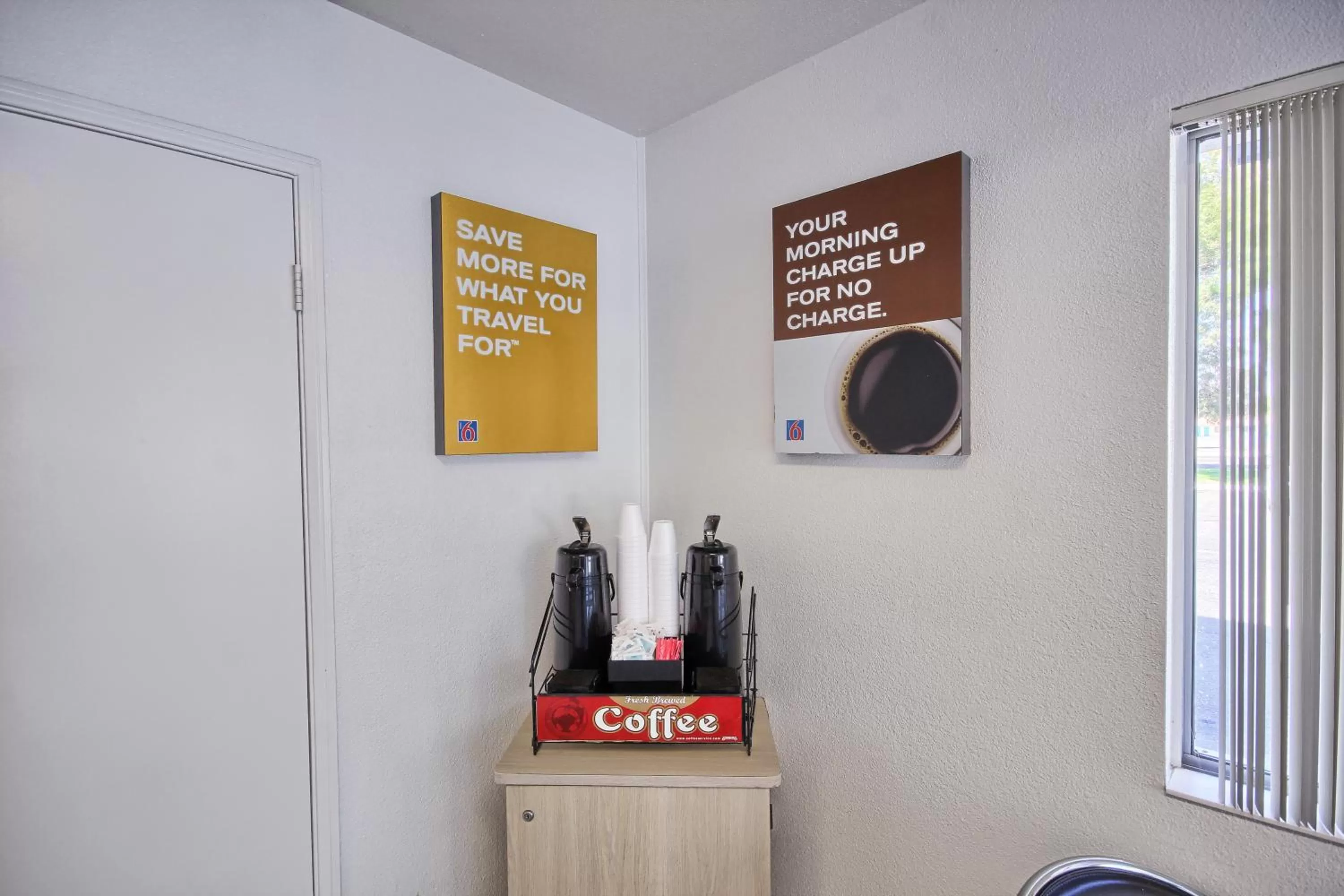 Coffee/tea facilities in Motel 6-Porterville, CA