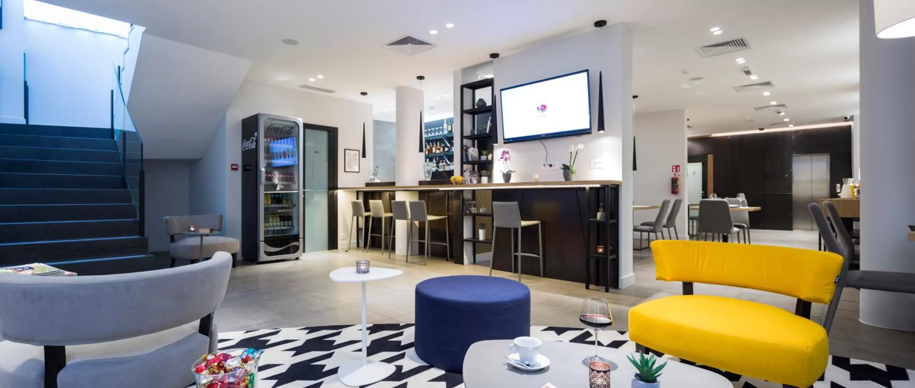 Restaurant/places to eat in Livris Hotel