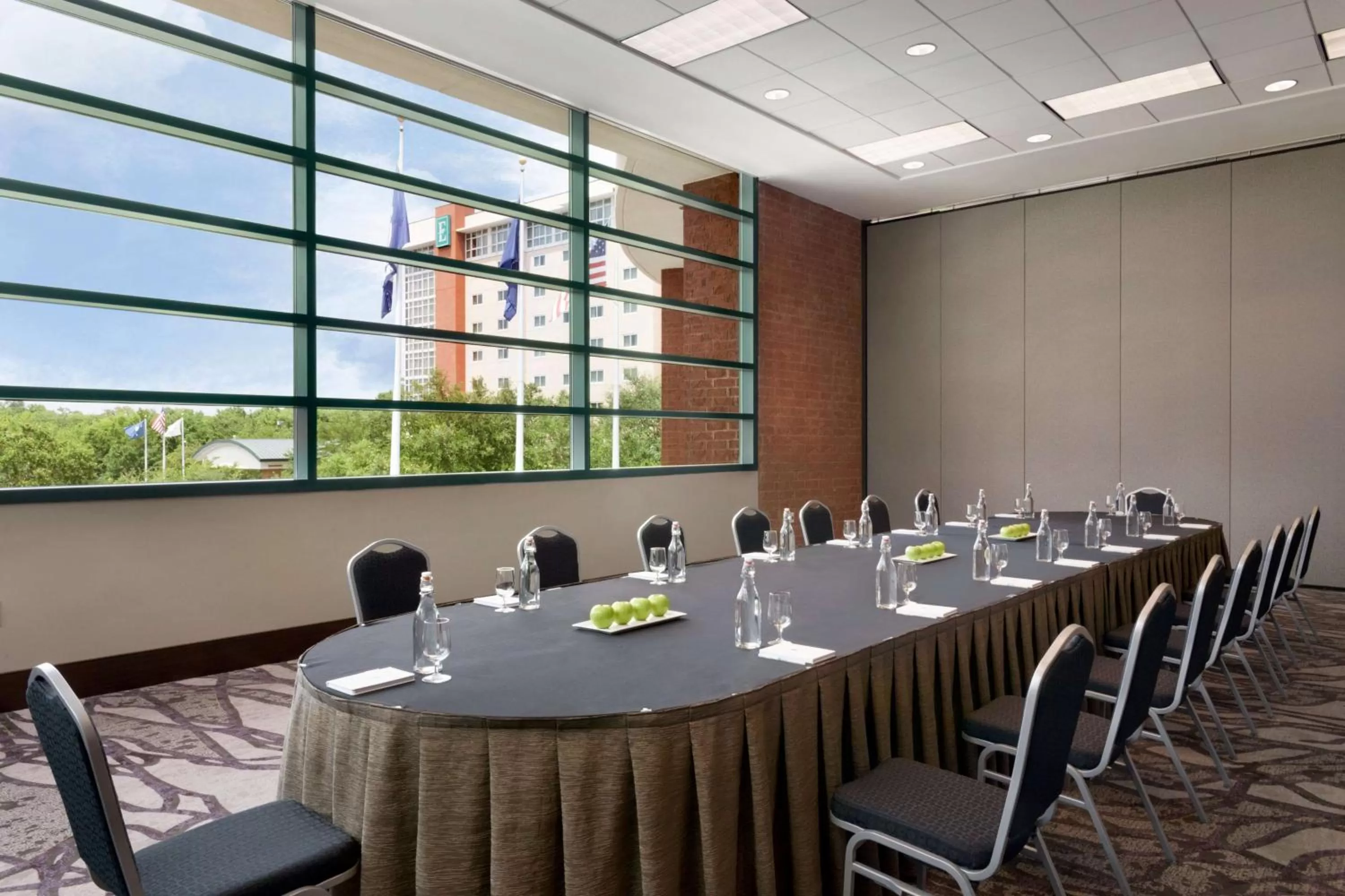 Meeting/conference room in Embassy Suites North Charleston Airport Hotel Convention