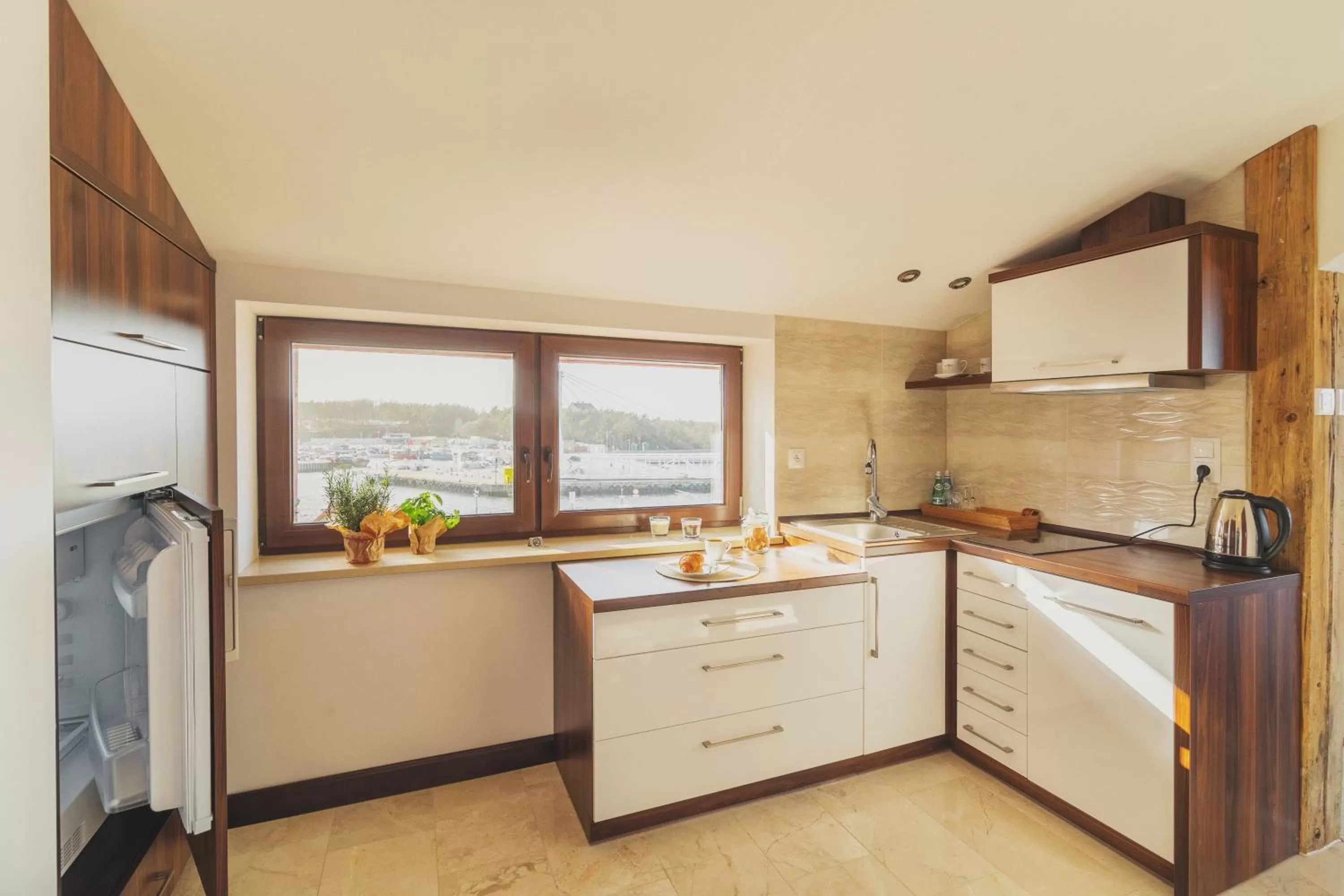 Kitchen or kitchenette in COLUMBUS Apartamenty Ustka - Limanowskiego 1