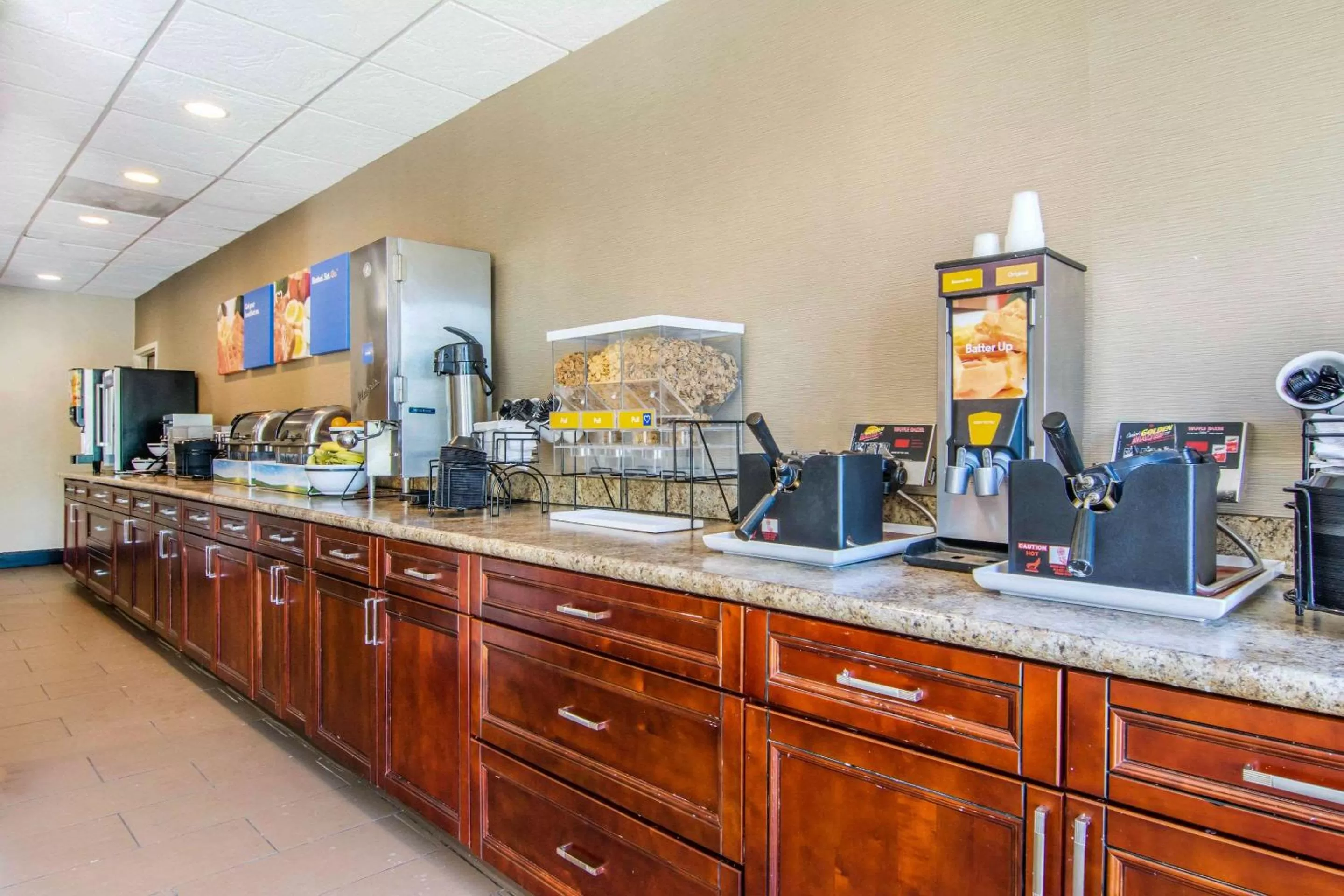 Restaurant/places to eat in Comfort Inn Atlanta Downtown South