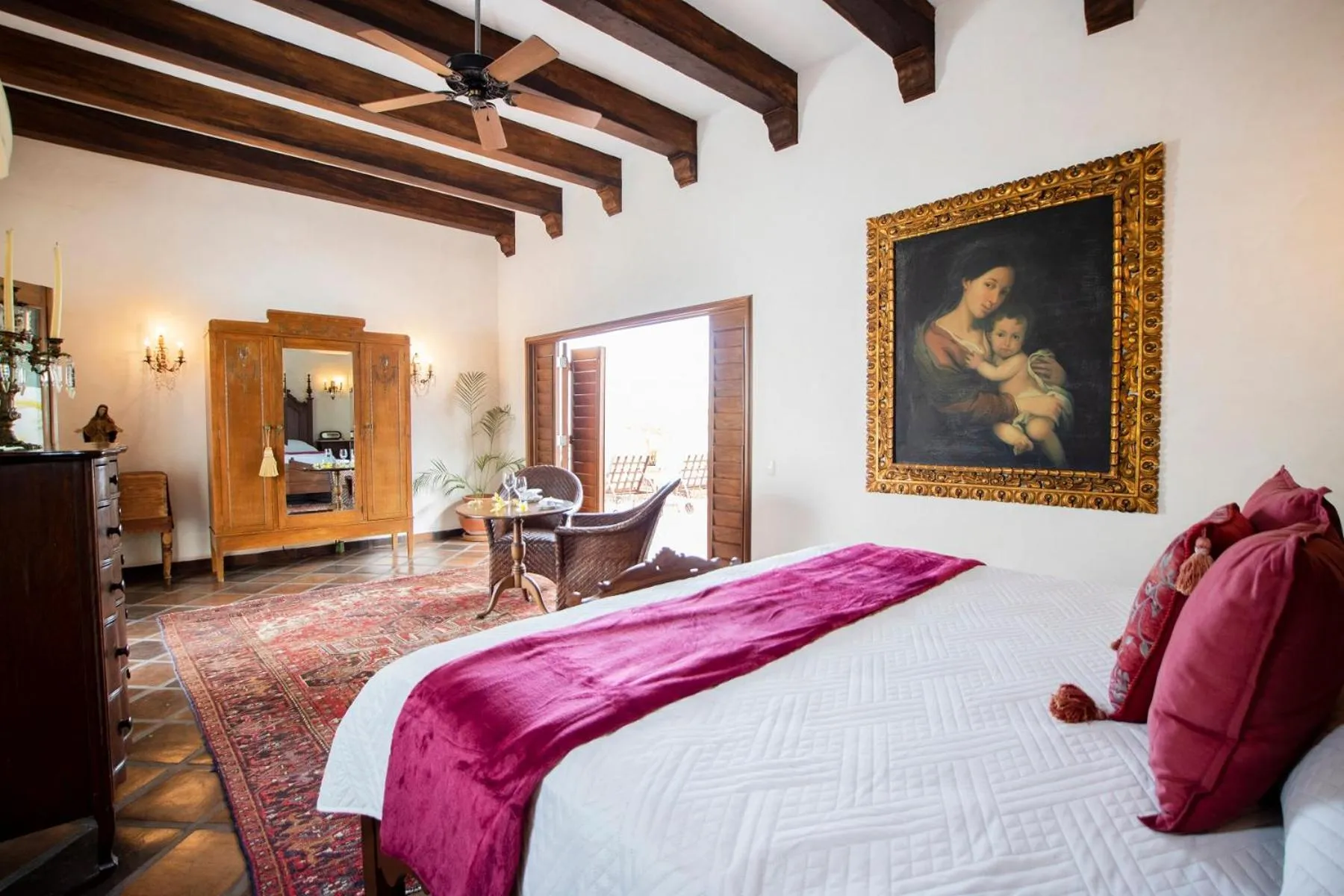 Photo of the whole room, Bed in BellView Hotel Boutique