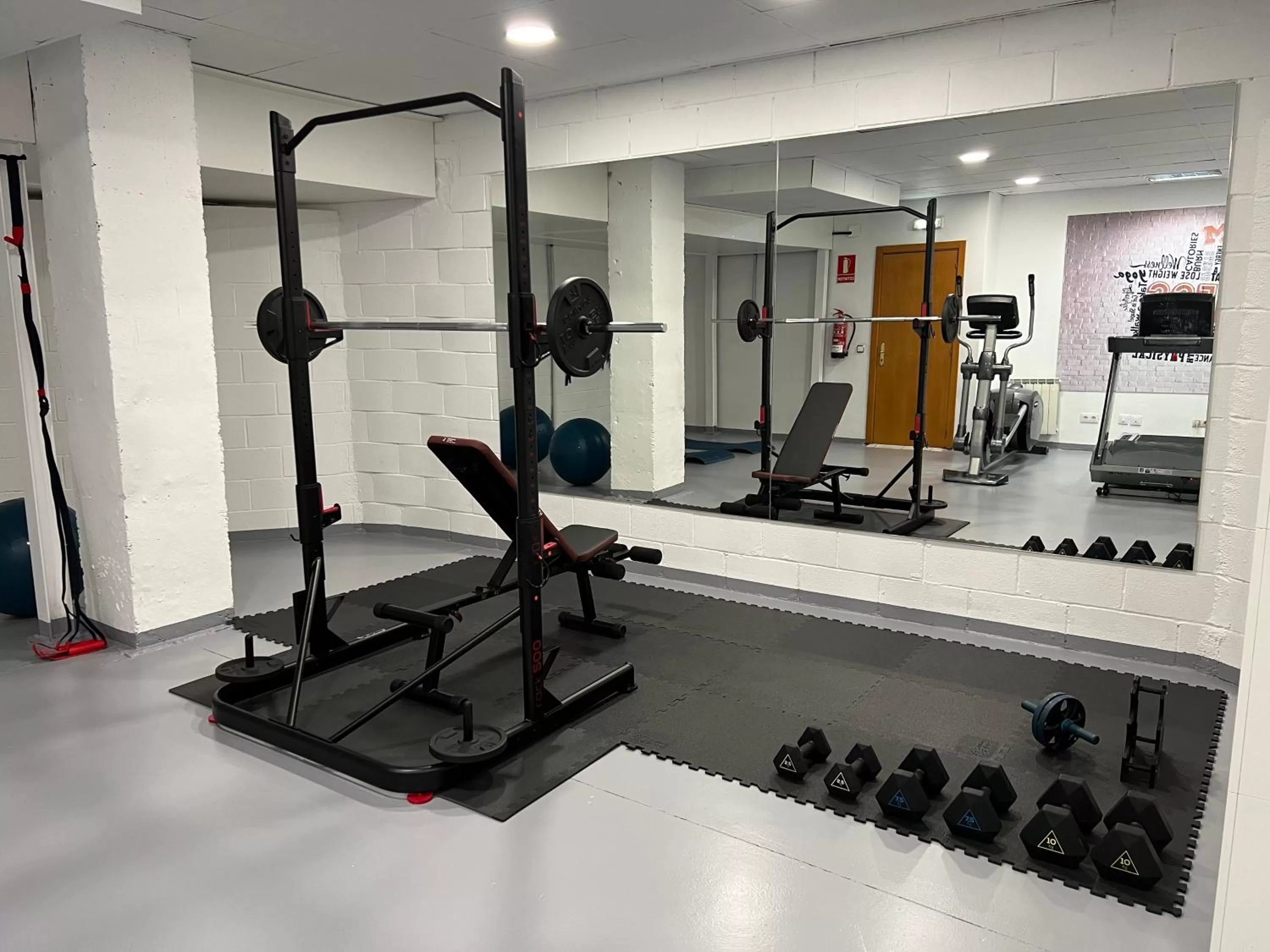 Fitness centre/facilities in Oca Villa de Avilés Hotel