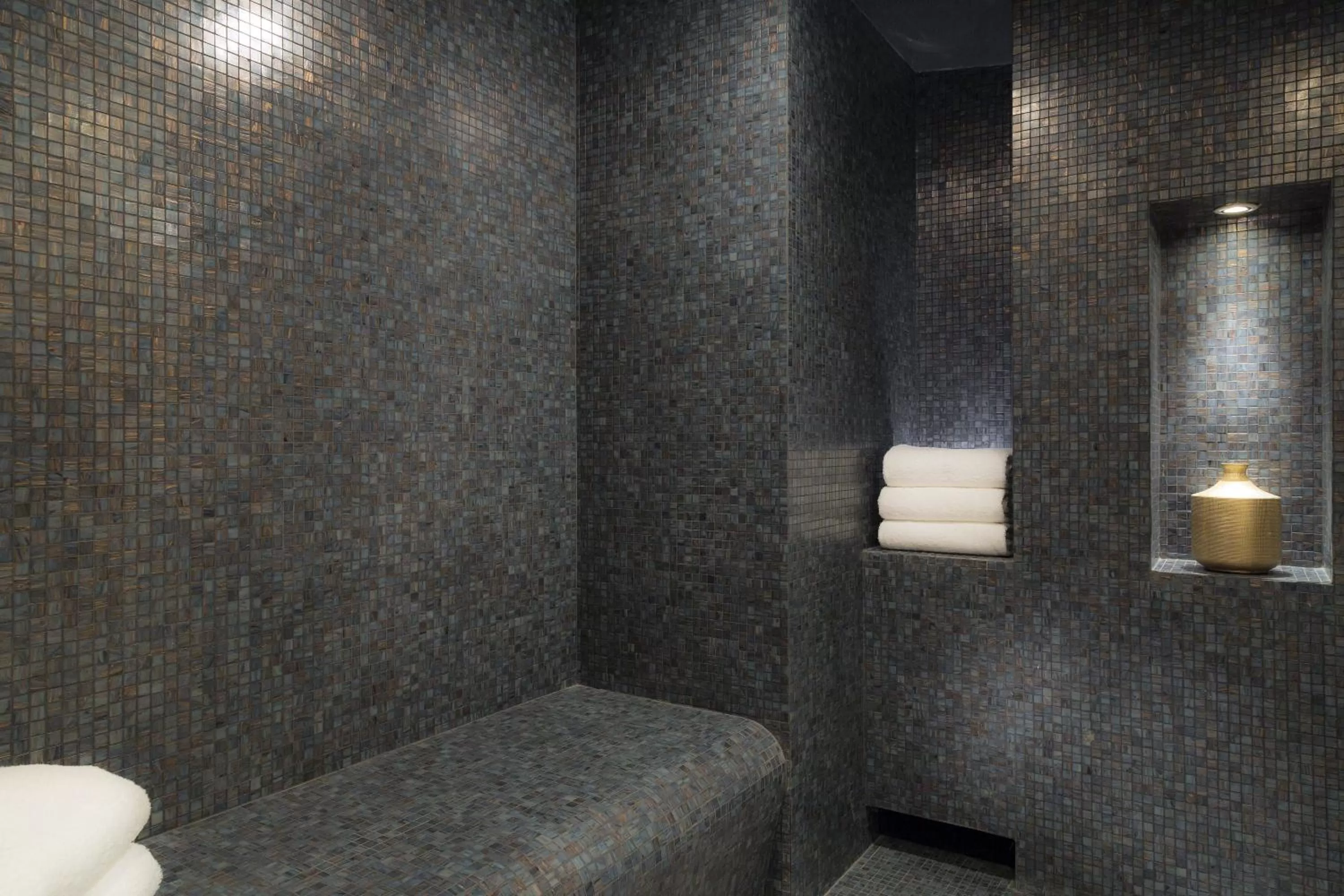 Area and facilities in La Clef Tour Eiffel Paris by The Crest Collection