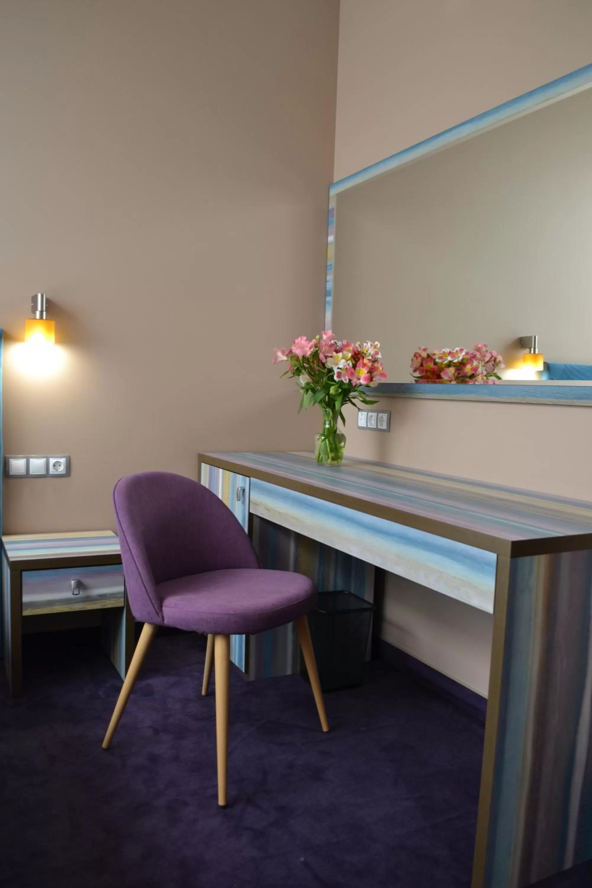 Decorative detail in Horizon Hotel