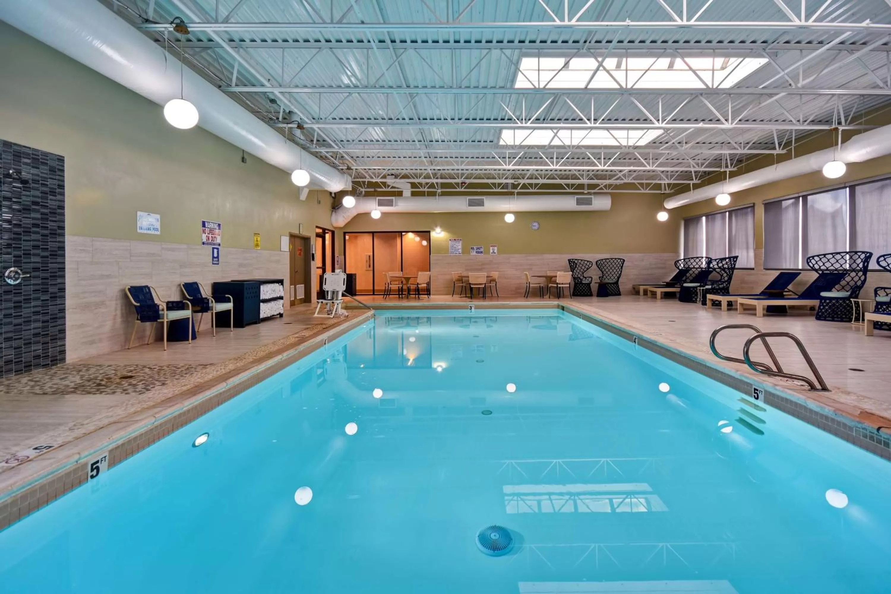 Pool view in DoubleTree by Hilton Oceanfront Virginia Beach