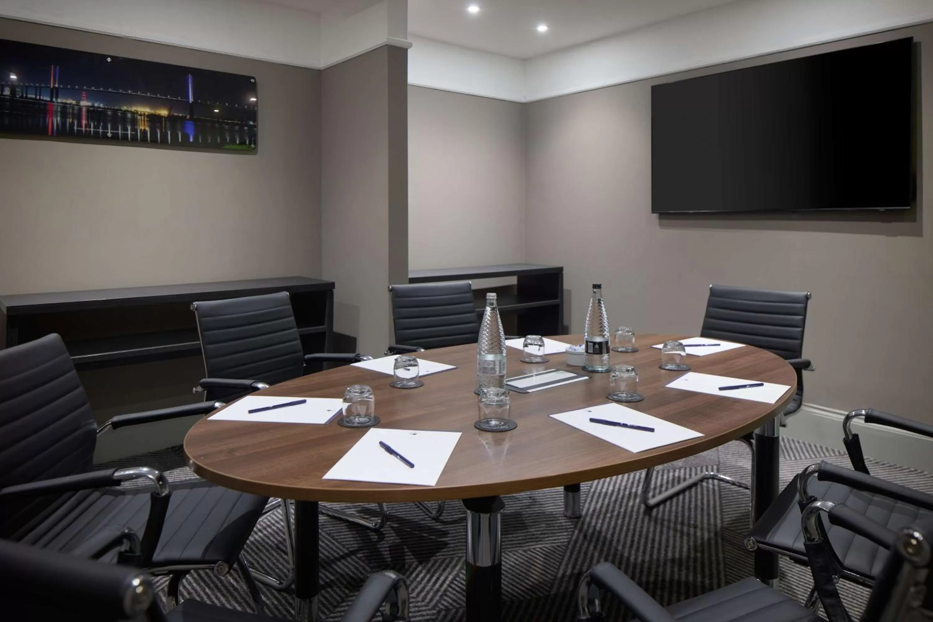 Meeting/conference room in DoubleTree by Hilton Dartford Bridge