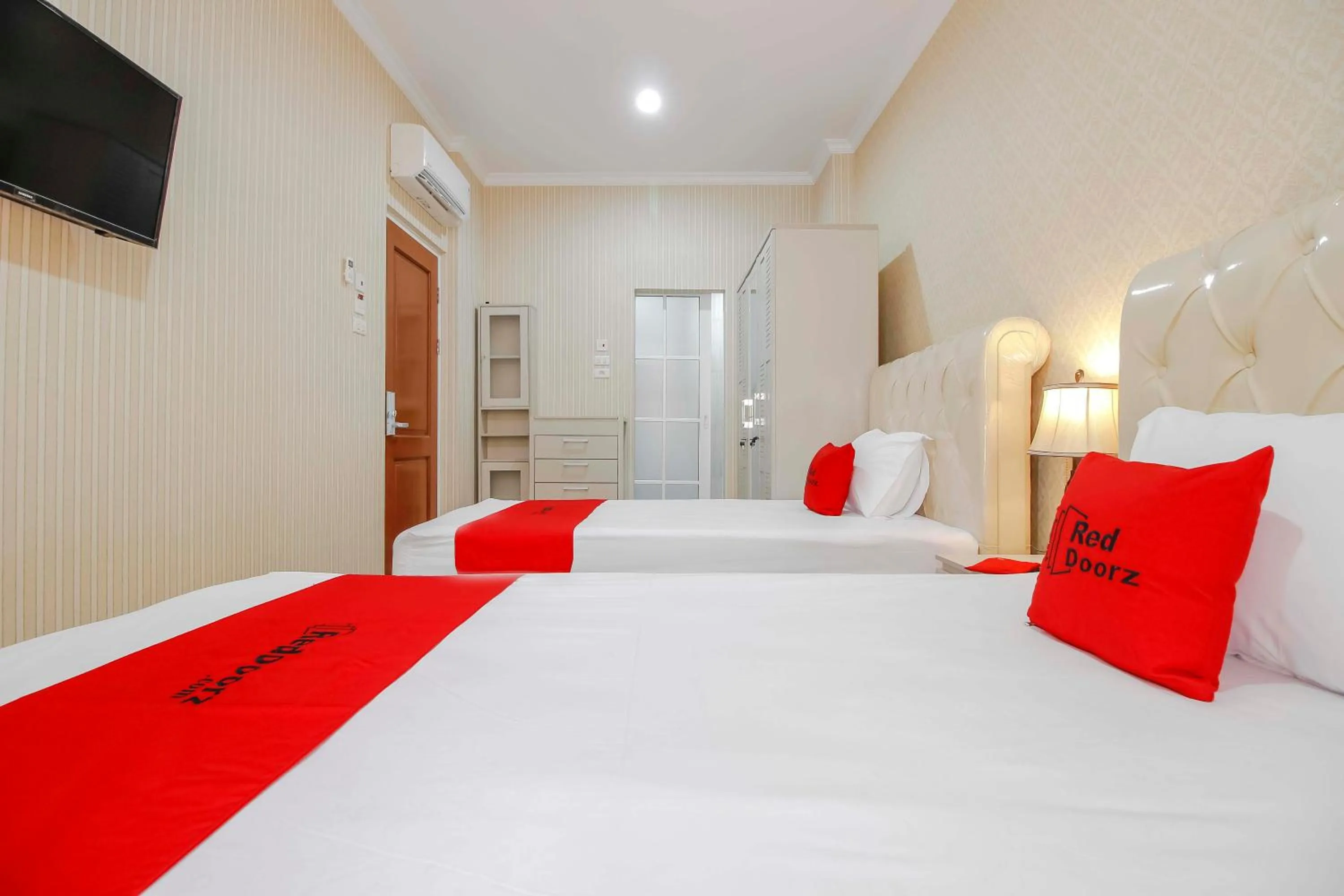 Bed in RedDoorz Plus @ Kwitang 2