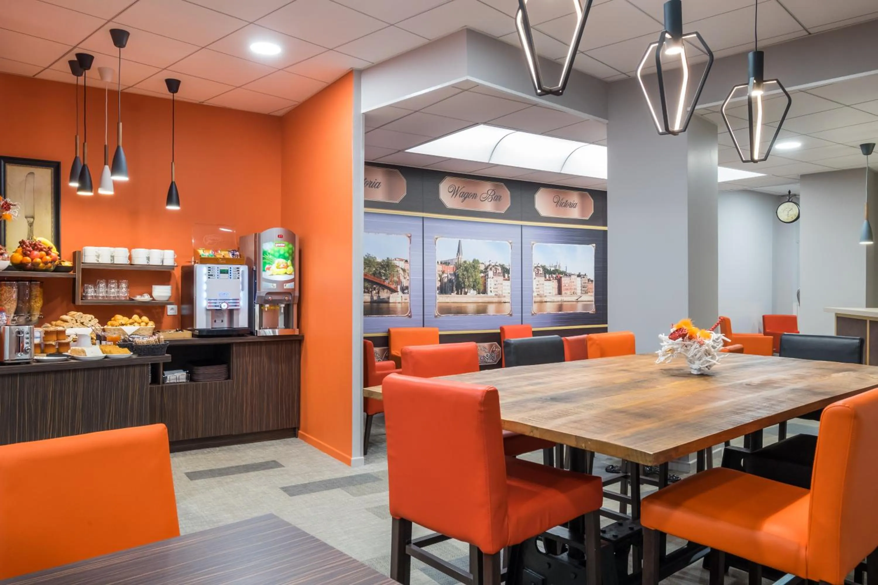 Continental breakfast in Hotel Victoria Lyon Perrache Confluence