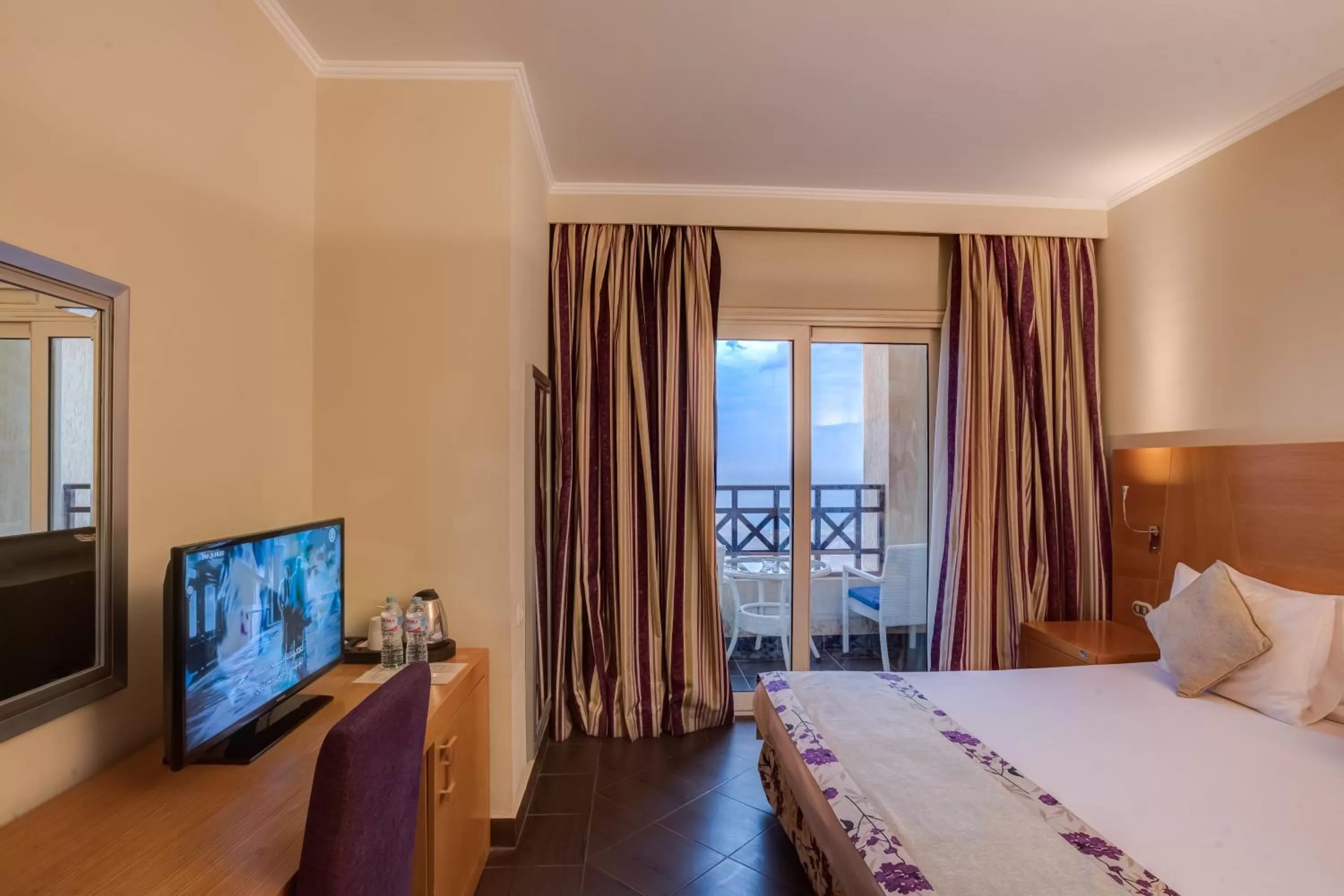 Photo of the whole room, Bed in Porto El Jabal Hotel