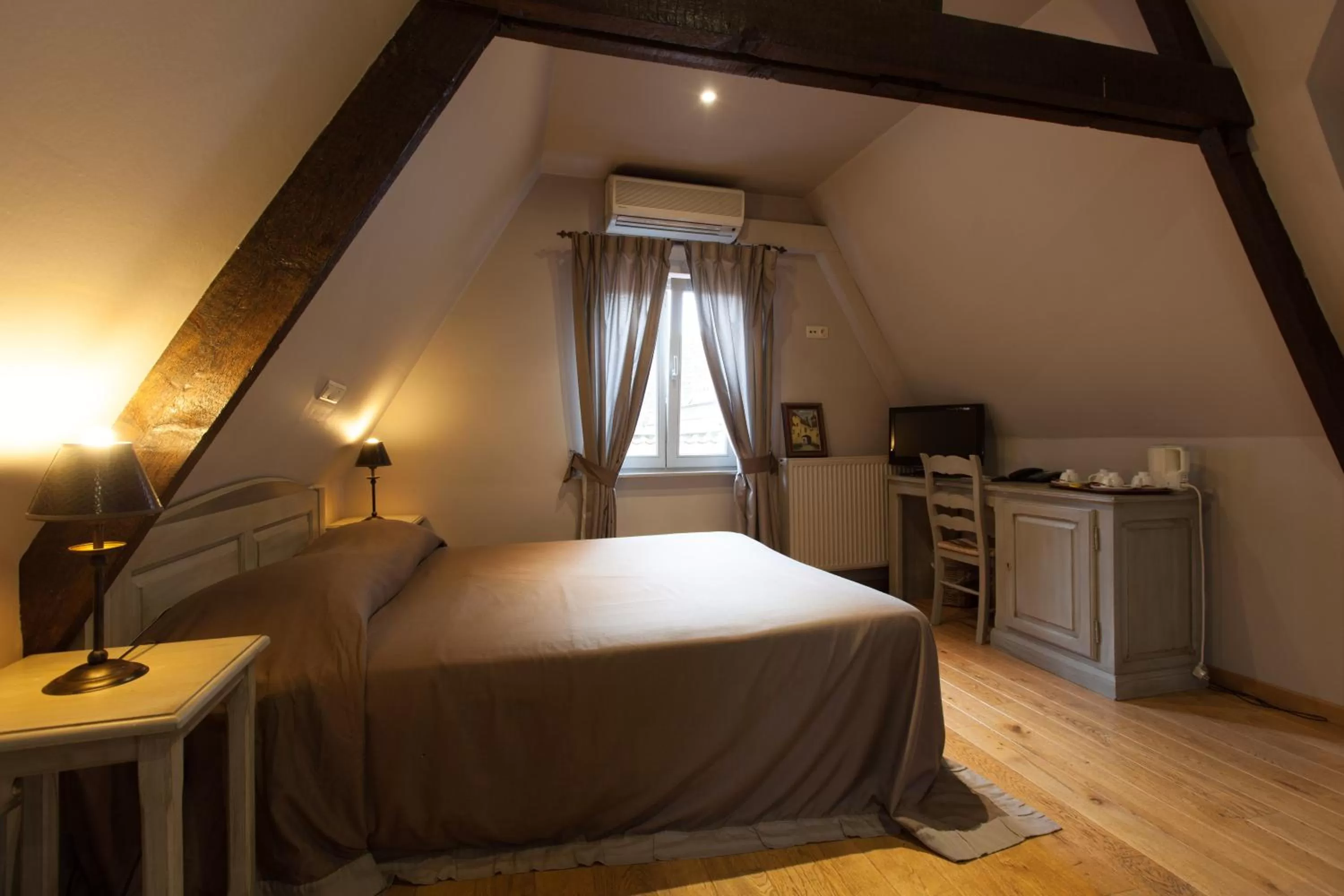 Photo of the whole room, Bed in Hotel Boterhuis