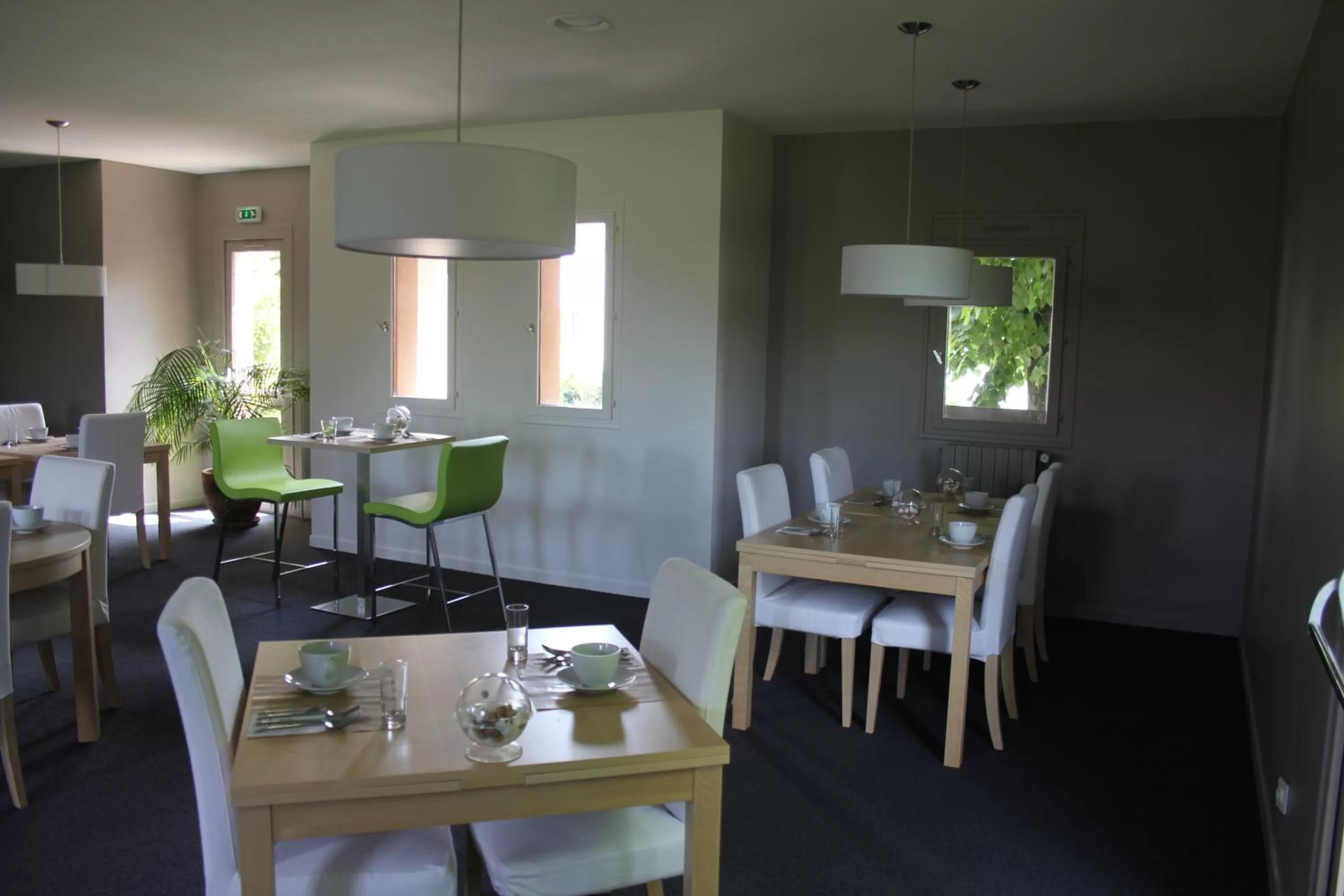 Restaurant/places to eat in The Originals Boutique, Hôtel Marytel, Montbrison