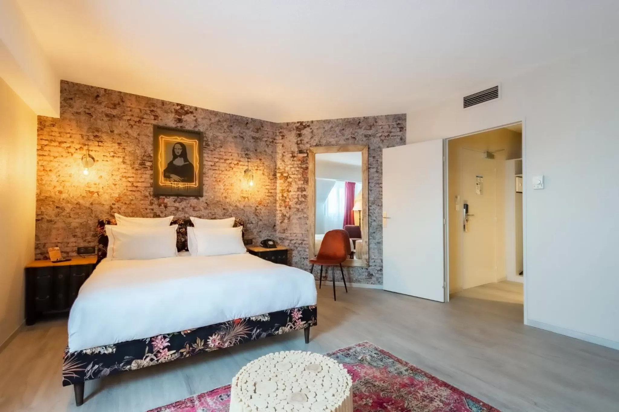 Photo of the whole room in La Maison Hôtel Mulhouse Centre