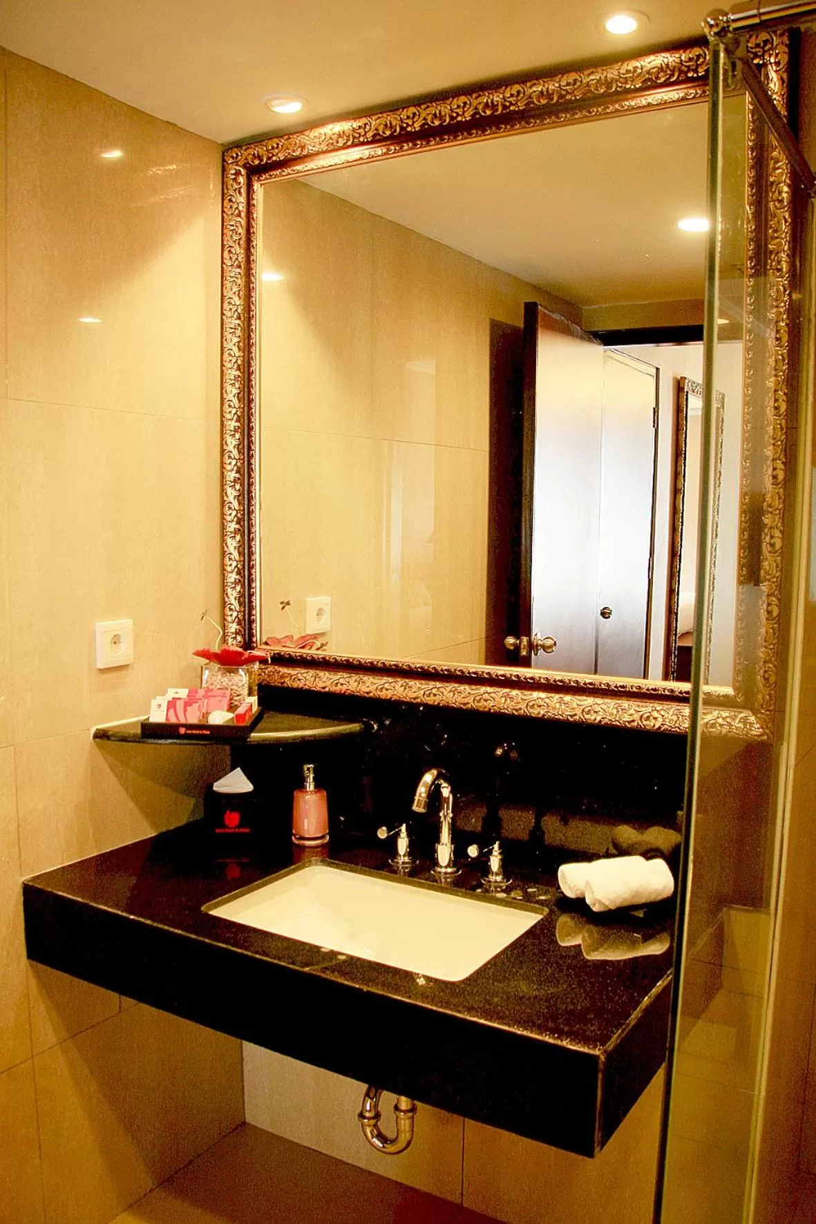 Bathroom in Lion Hotel & Plaza Manado