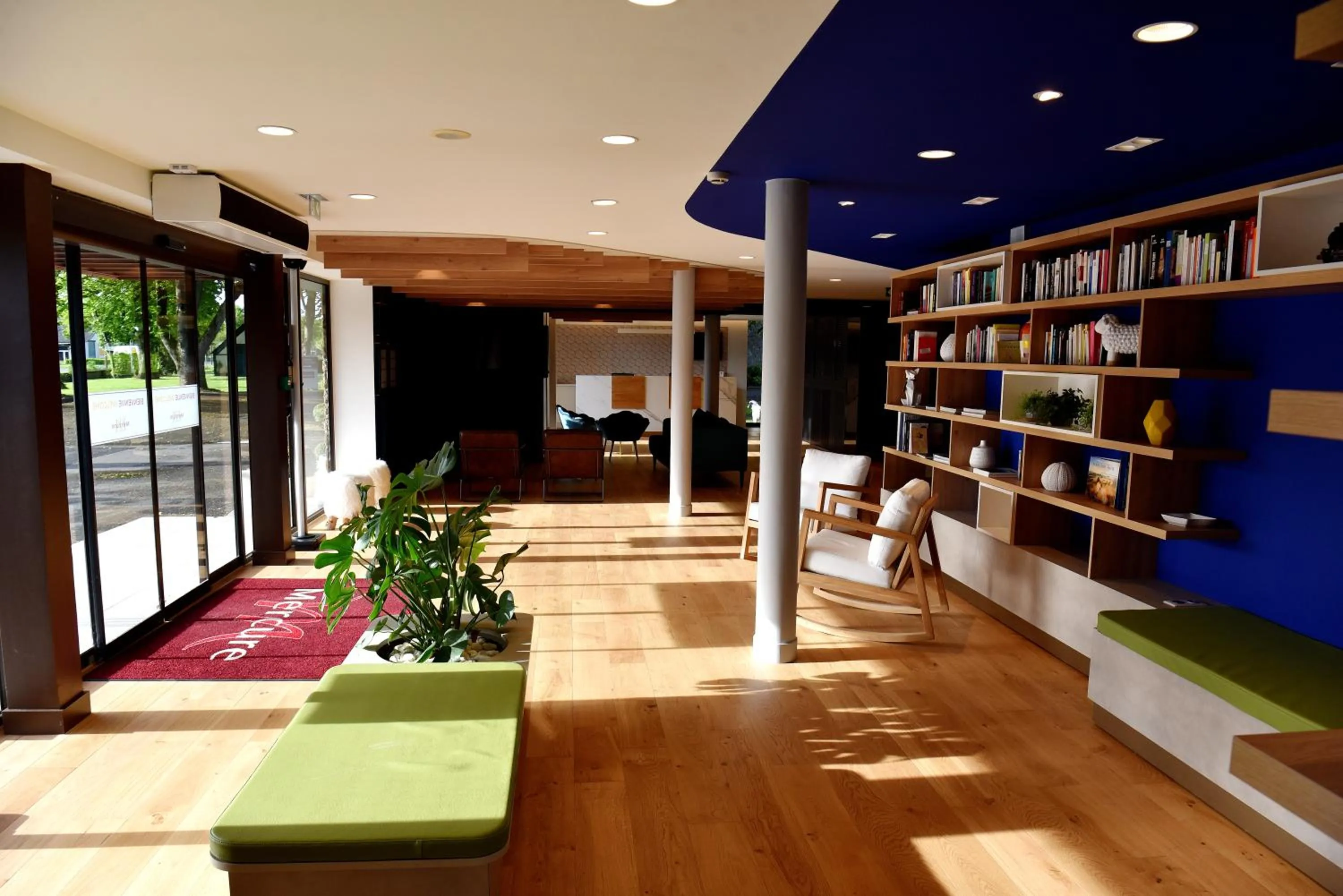 Library in Mercure Mont Saint Michel