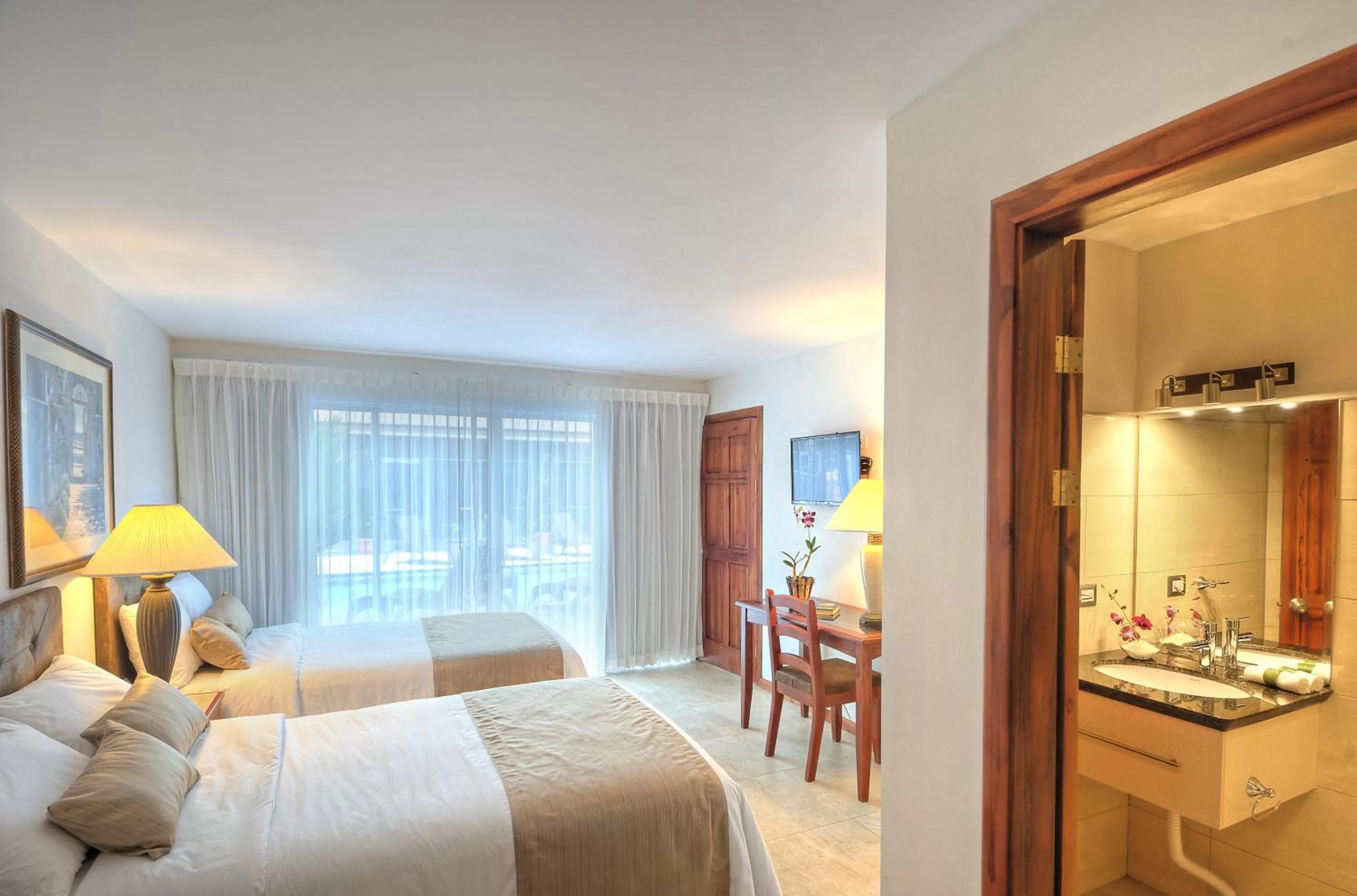 Photo of the whole room, Bed in Beachfront Hotel Tramonto