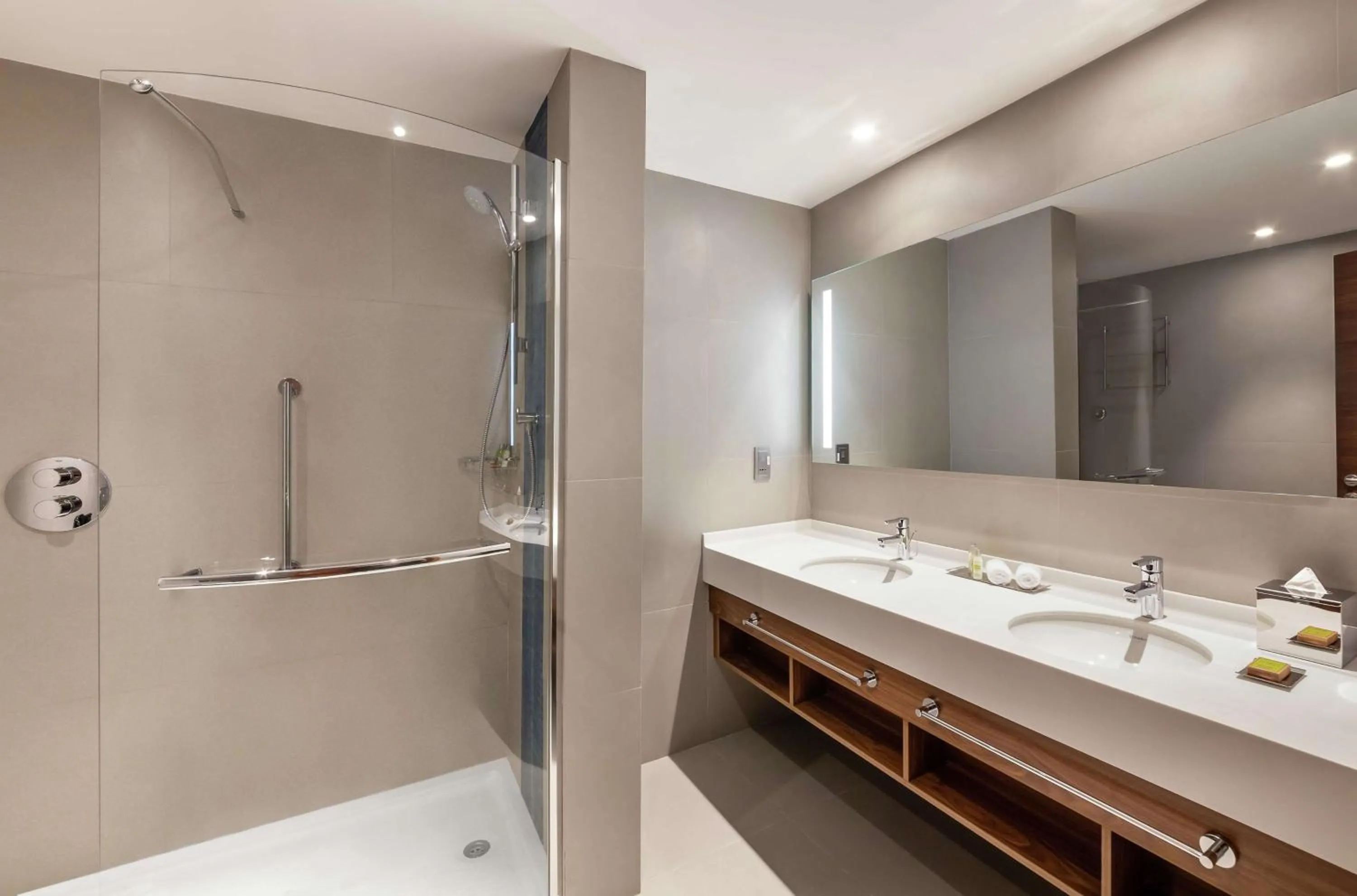 Shower in DoubleTree by Hilton Dubai Al Jadaf