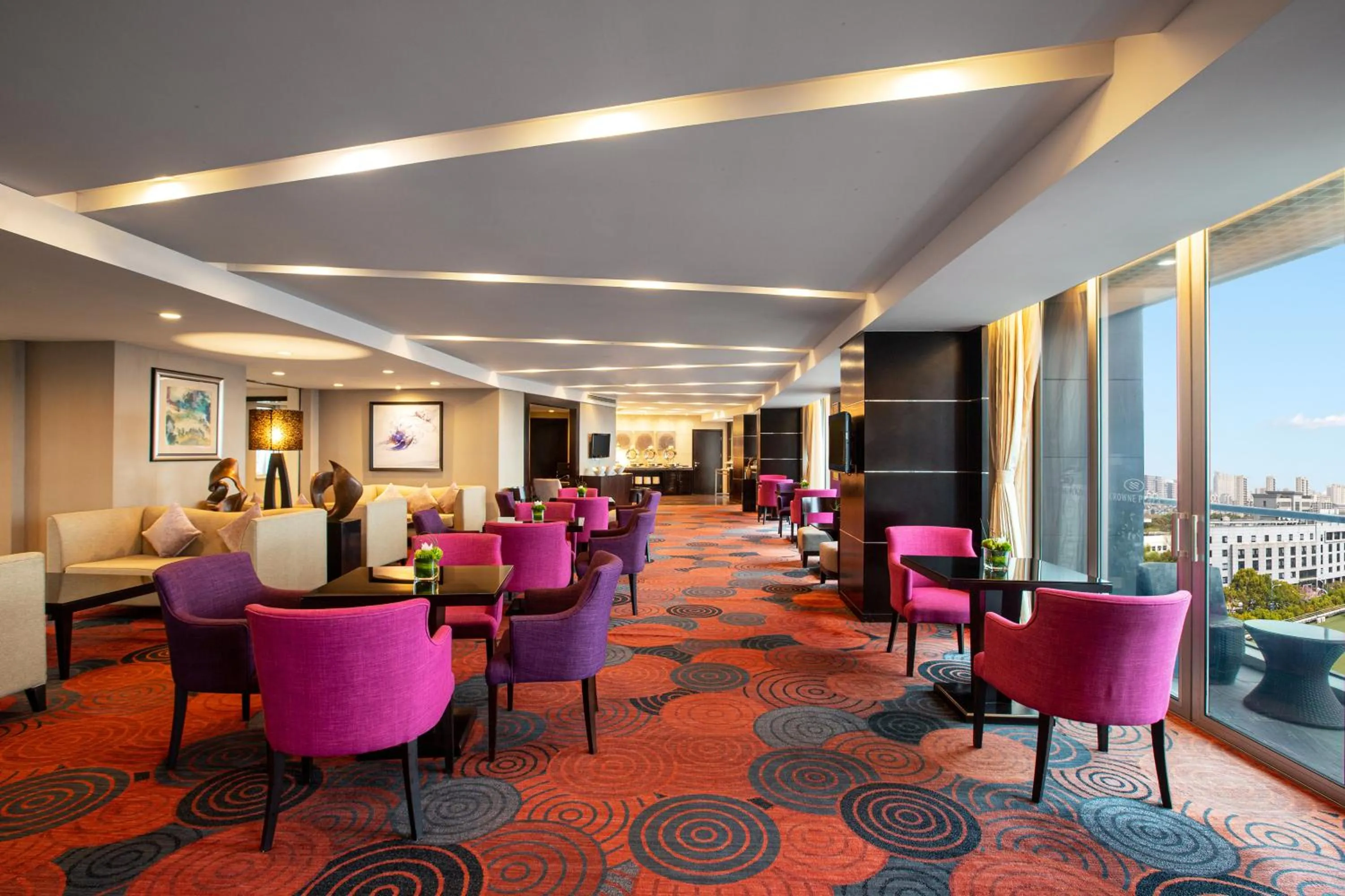 Restaurant/places to eat in Crowne Plaza Shanghai Xiayang Lake by IHG