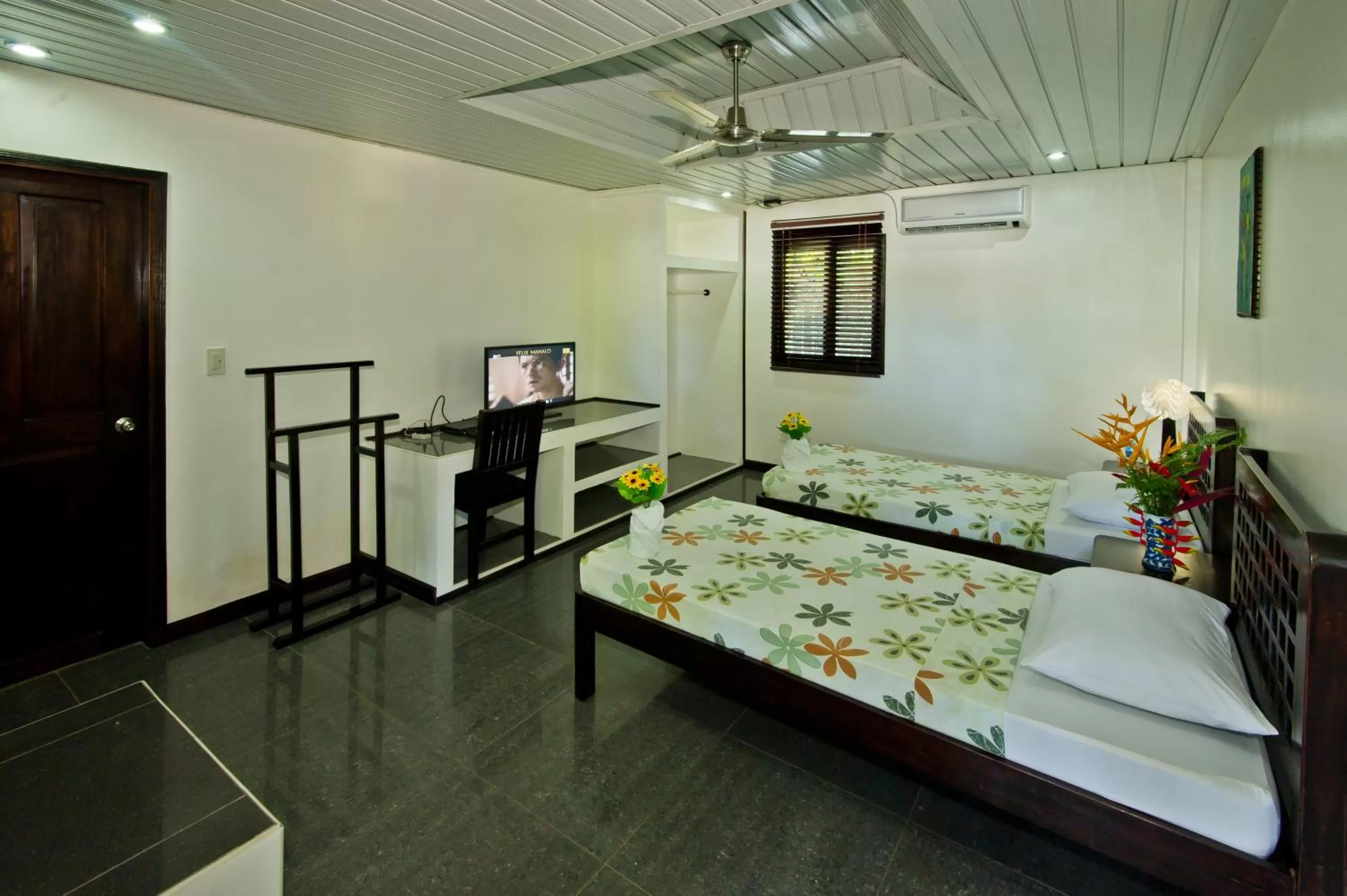 Deluxe Twin Room in Balay Tuko Garden Inn