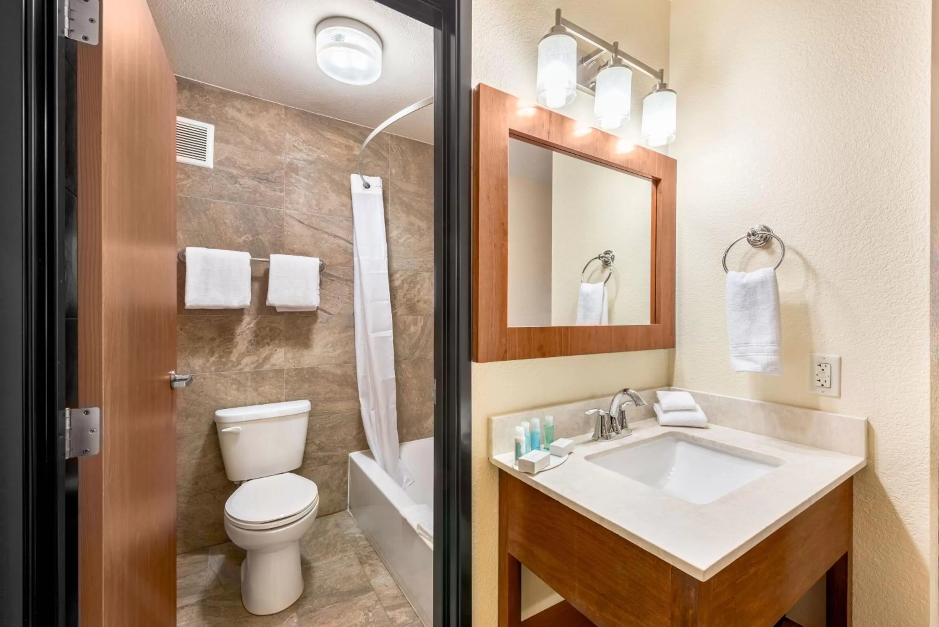 Shower in Ellis Island Hotel Casino & Brewery