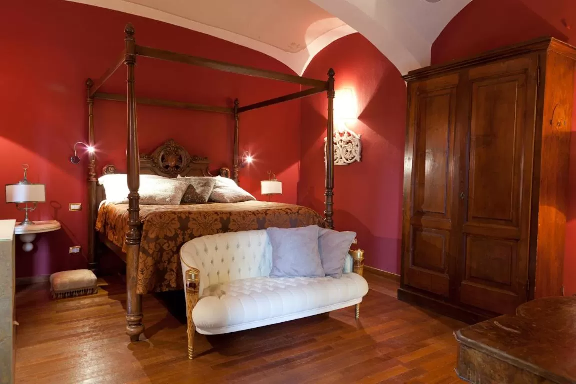 Photo of the whole room, Bed in Relais Montemaggiore