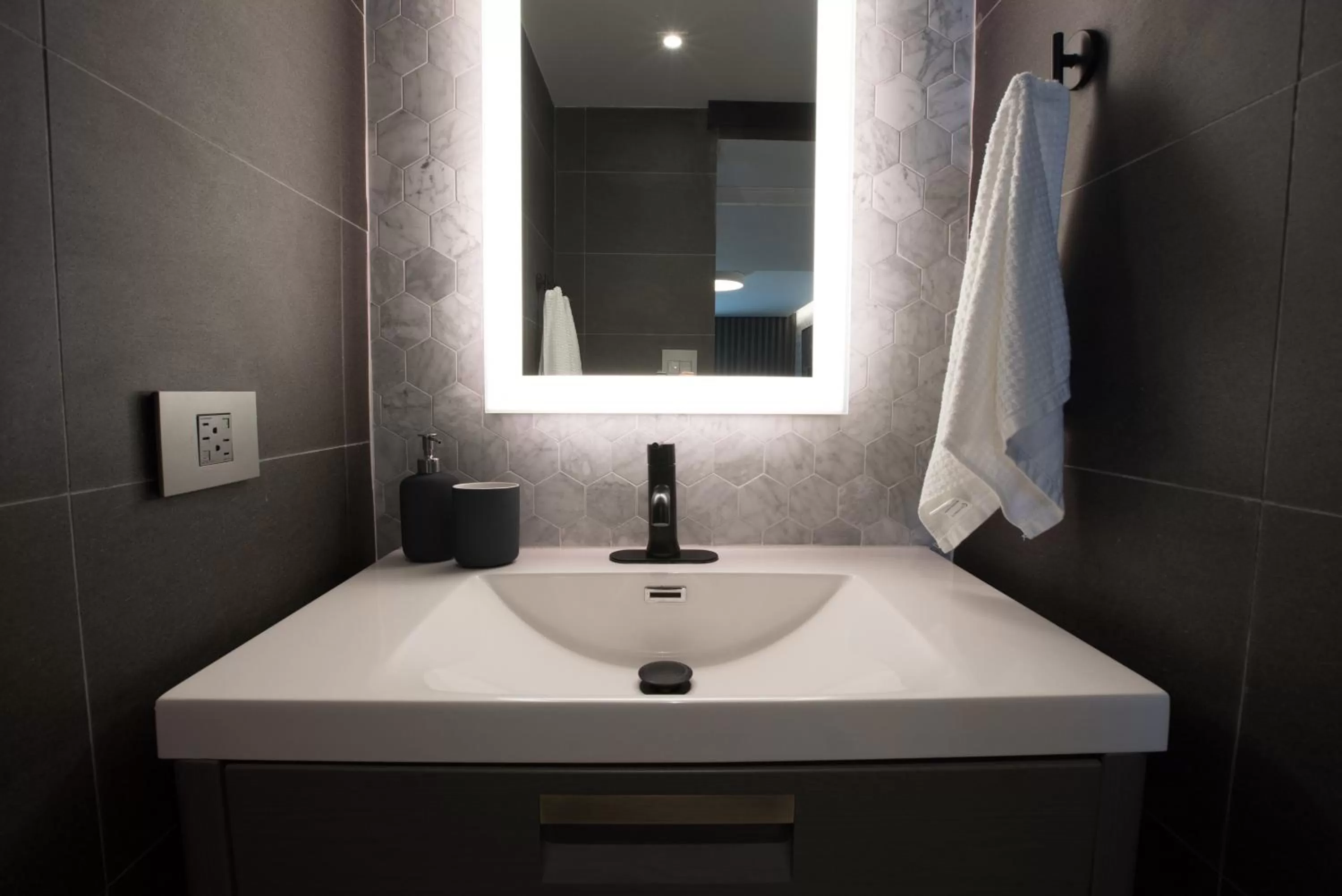 Bathroom in OCEAN VIEW DELUXE SUITE: PVT. BEACH & POOL