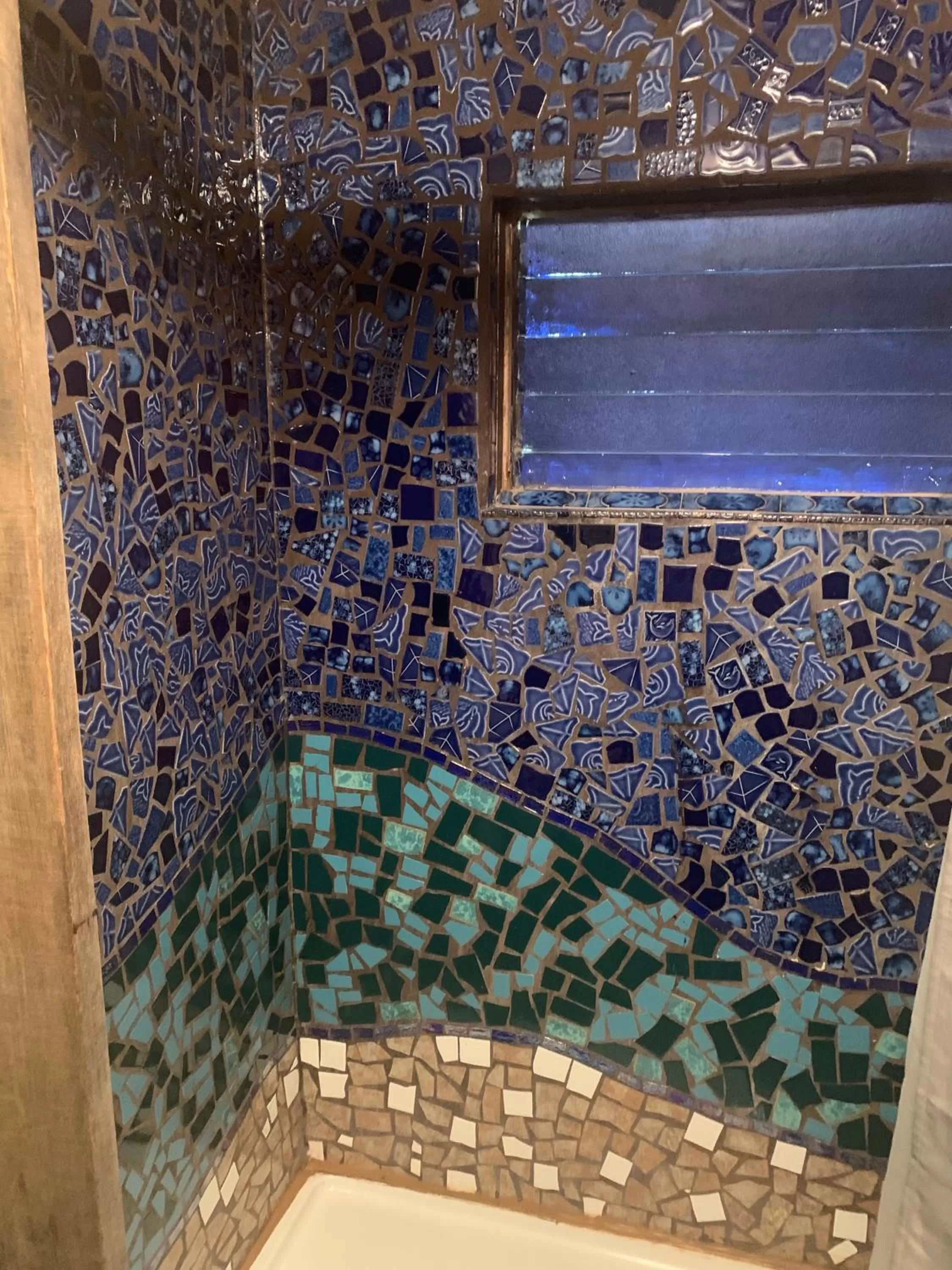 Shower in Nature Coast Inn & Cottages