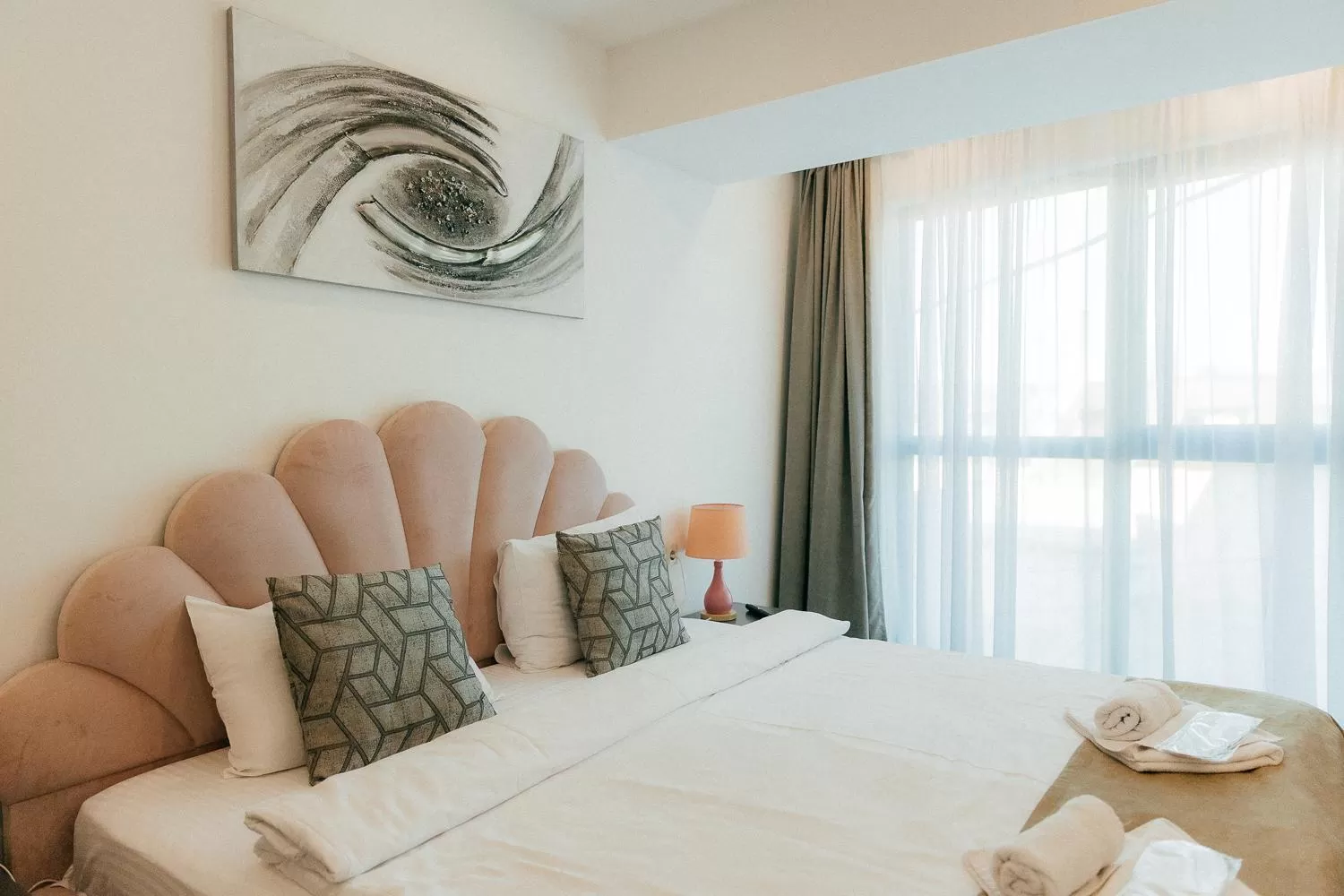 Bed in Royal Plaza Hotel