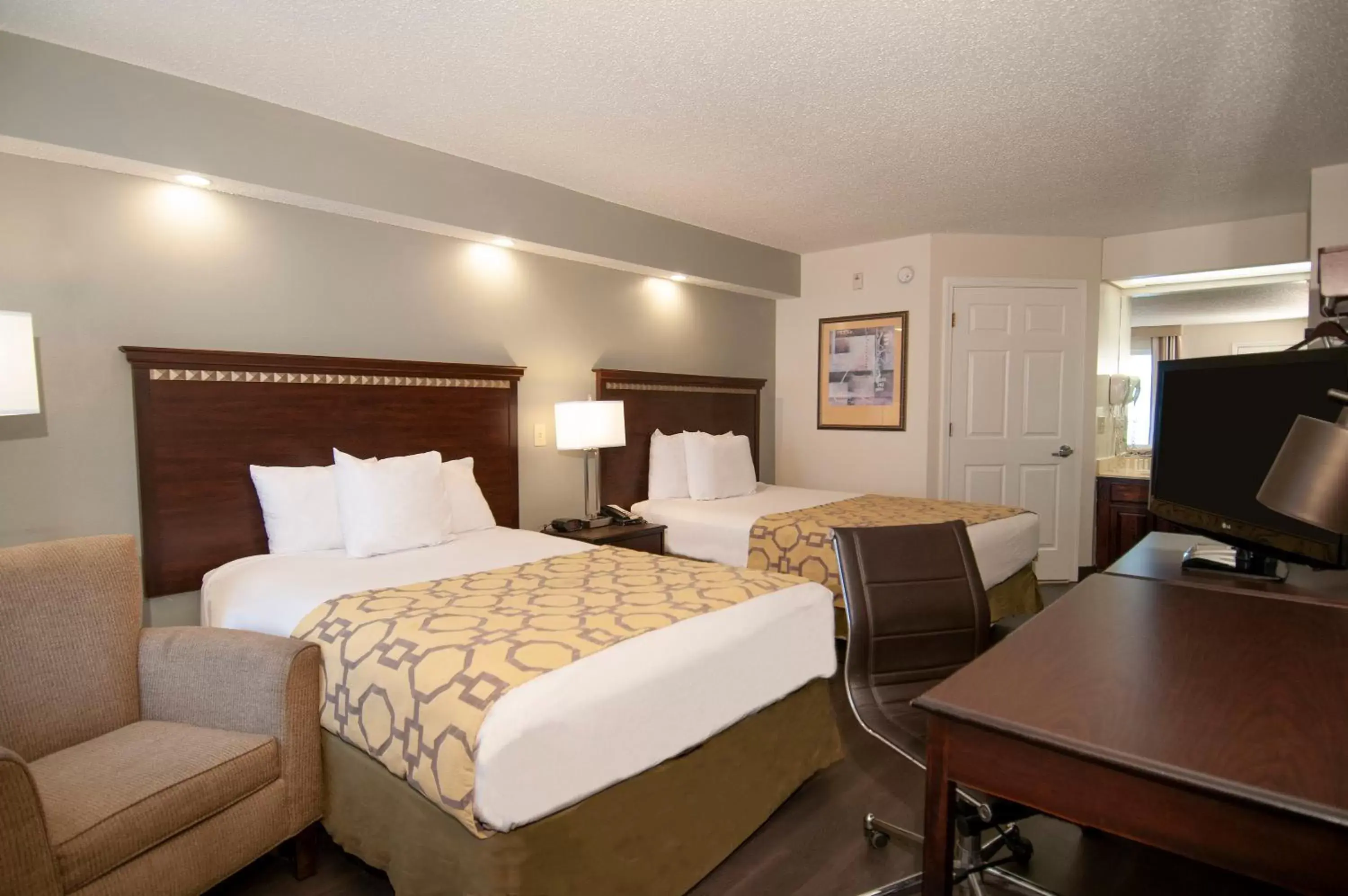 Deluxe Double Room with Two Double Beds - Non-Smoking in Baymont by Wyndham Tuscaloosa Deluxe Double Room with Two Double Beds - Non-Smoking in Baymont by Wyndham Tuscaloosa