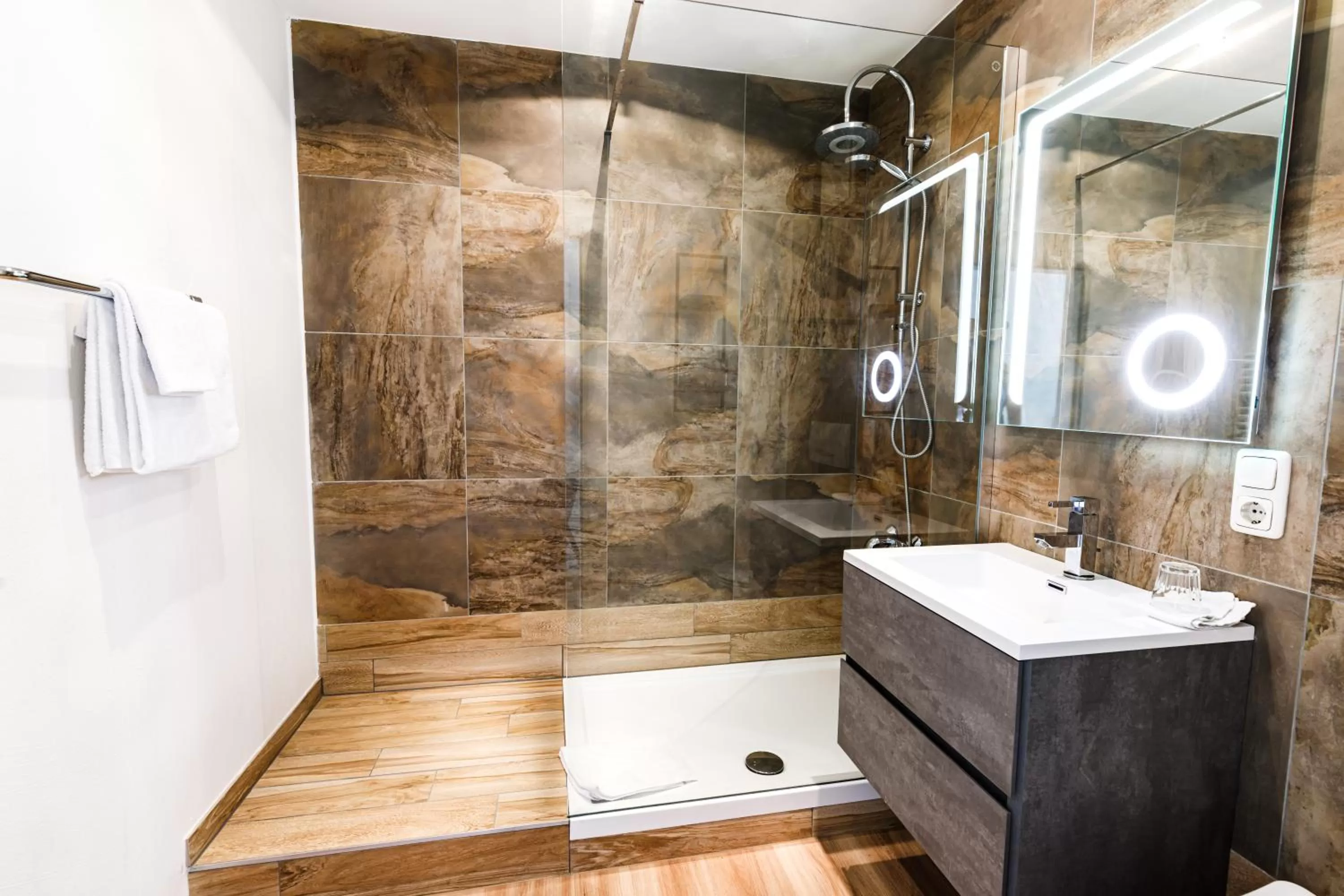 Bathroom in Arthotel Restaurant Pfeffermühle