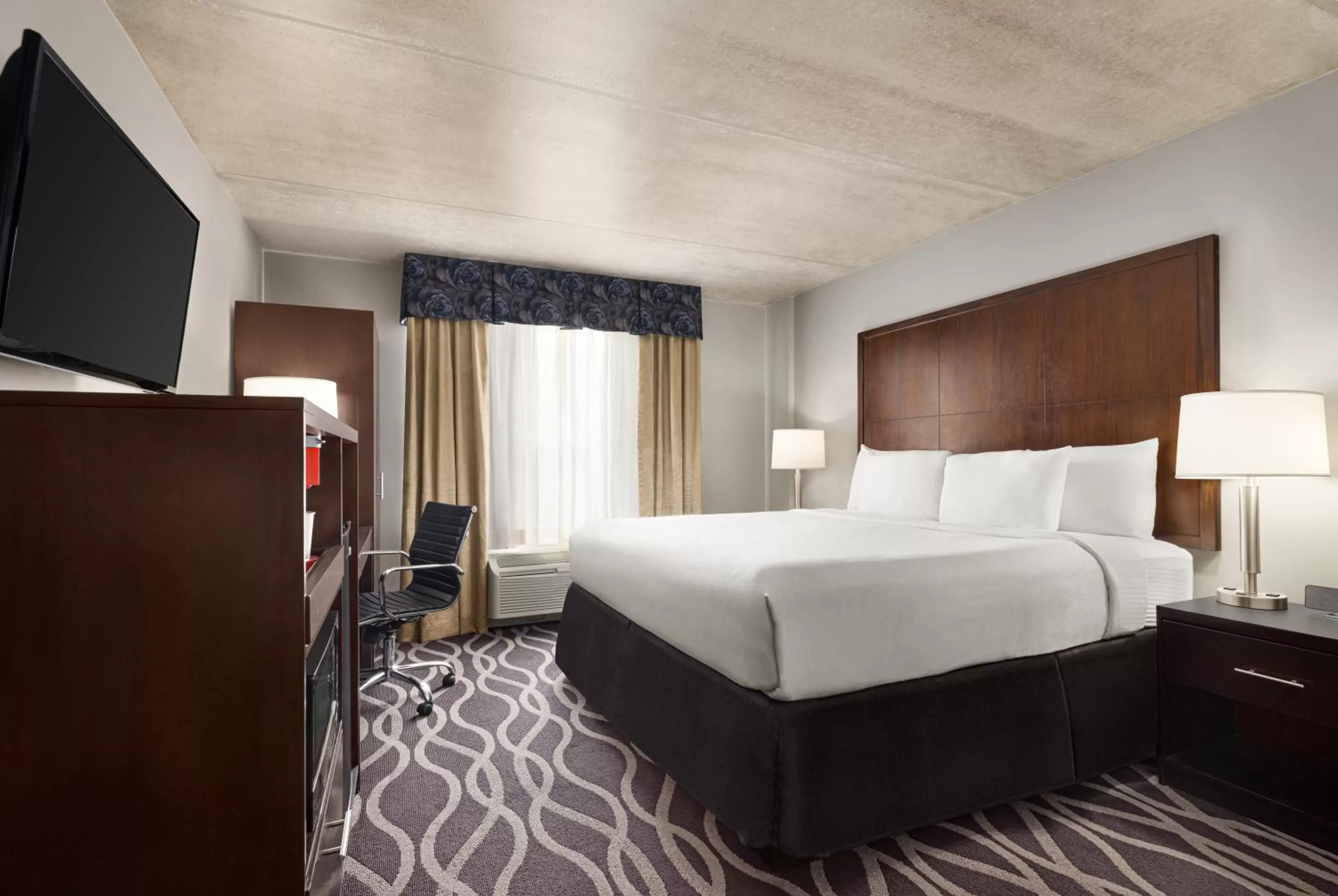 TV and multimedia, Bed in IBAN Hotel, Trademark Collection by Wyndham