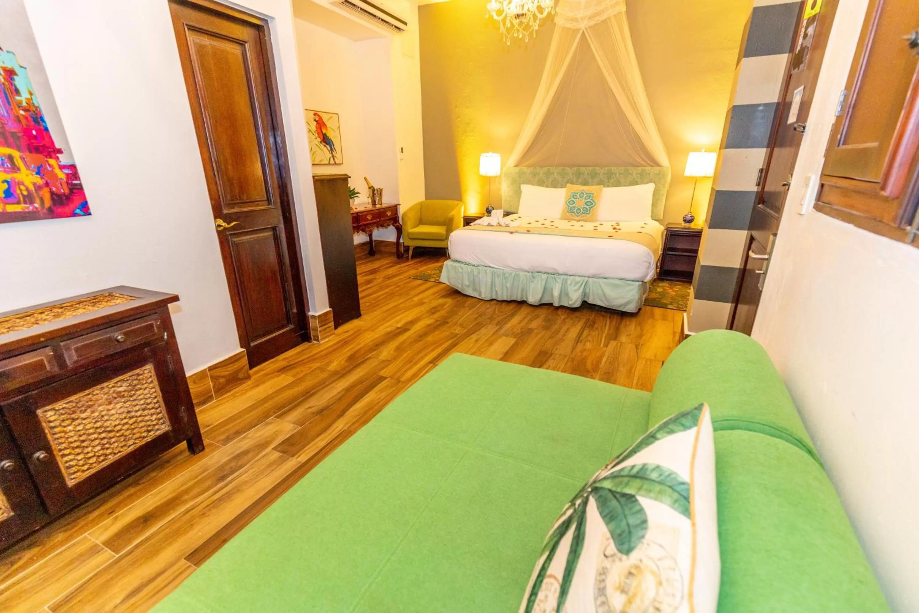 Bedroom, Bed in CasaBlanca Hotel