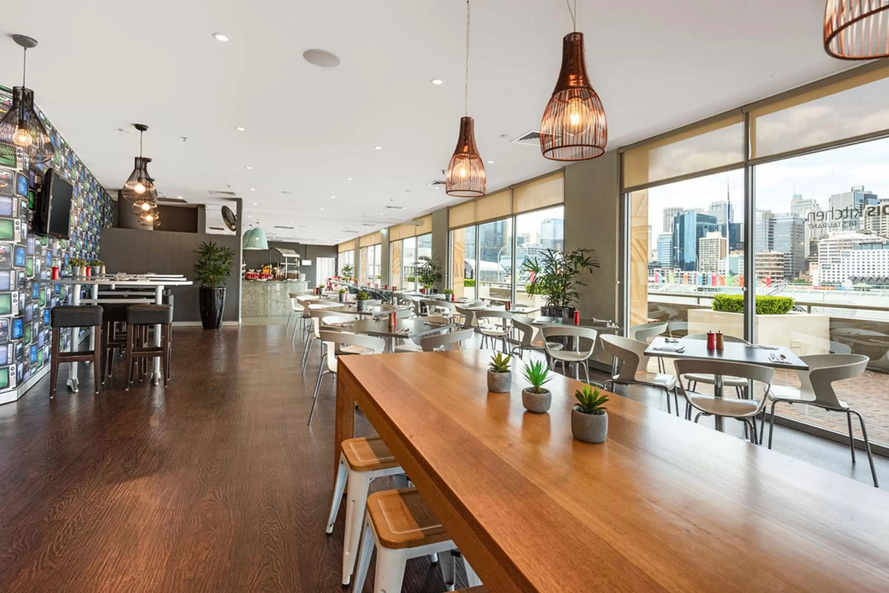 Restaurant/places to eat in ibis Sydney Darling Harbour