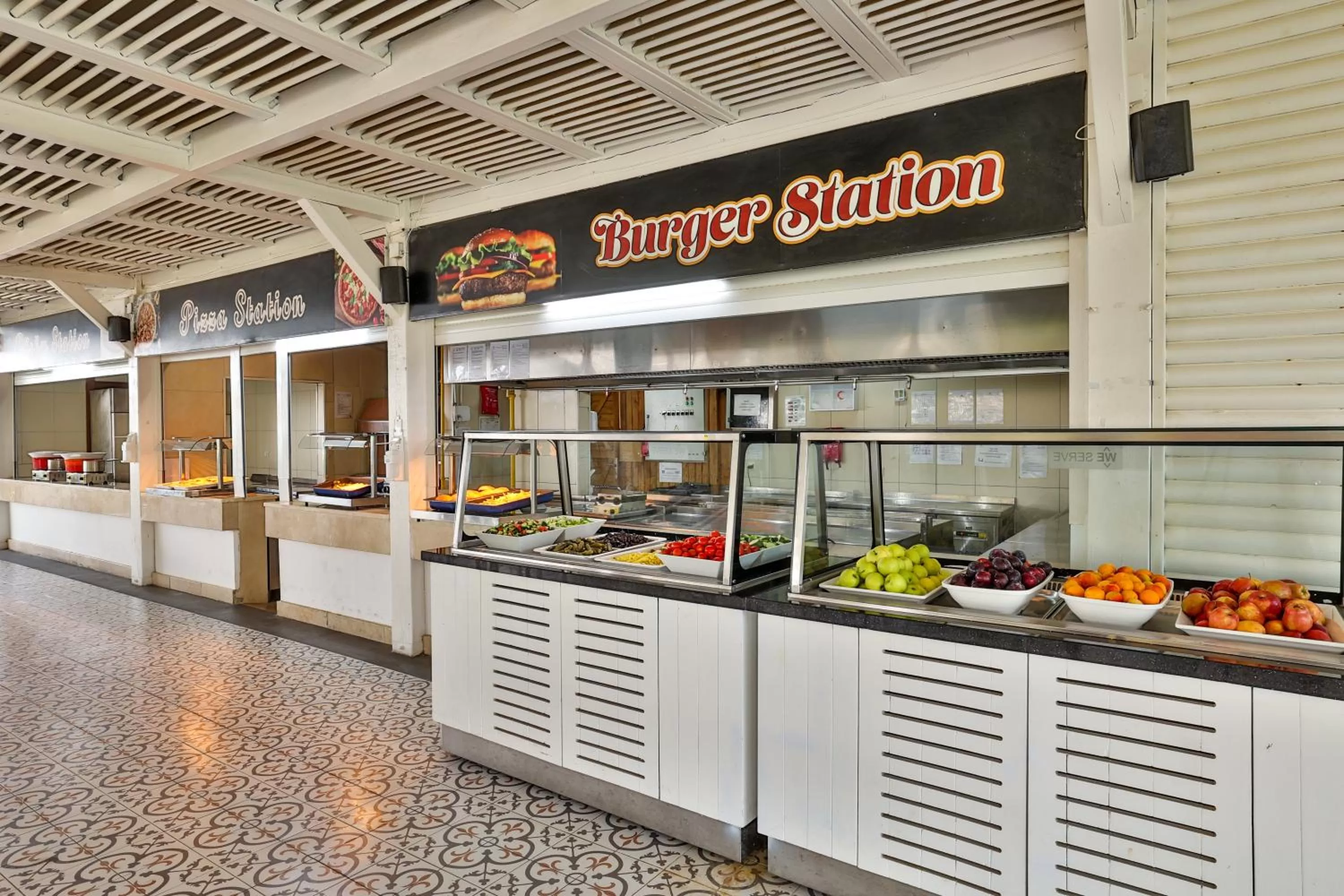 Food and drinks in Crystal Waterworld Aqua Collection - Ultimate All Inclusive