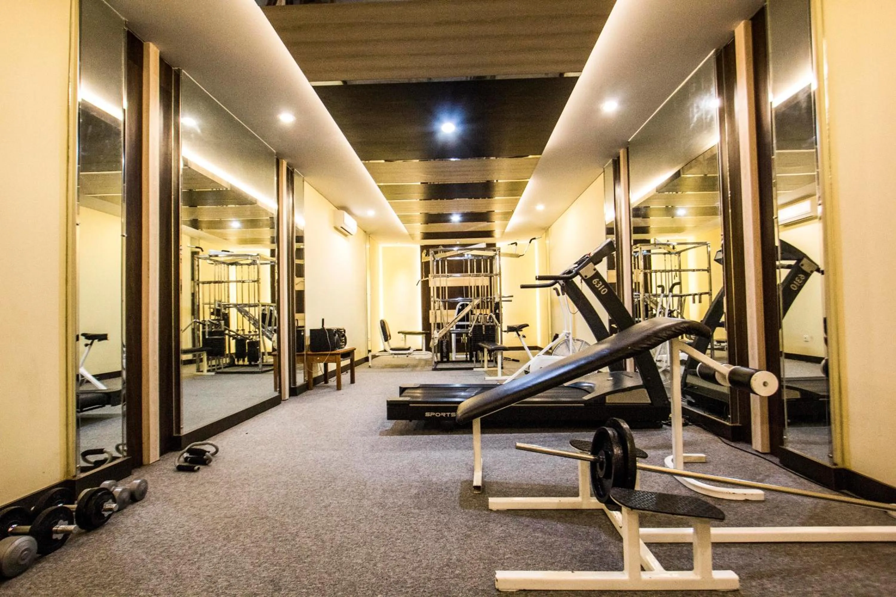 Fitness centre/facilities in Hotel New Saphir Yogyakarta