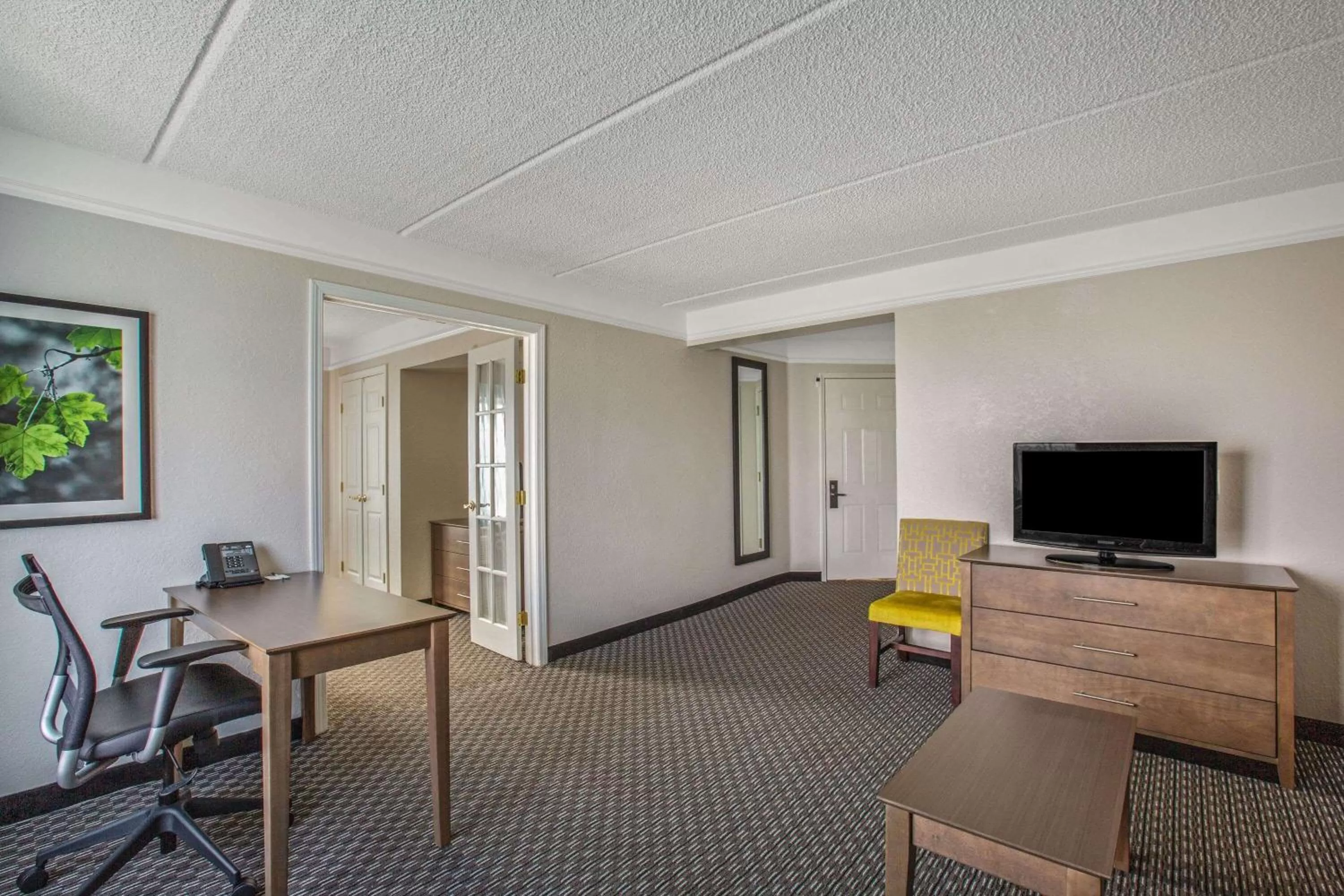 One-Bedroom King Suite - Non-Smoking in La Quinta by Wyndham Miami Airport West