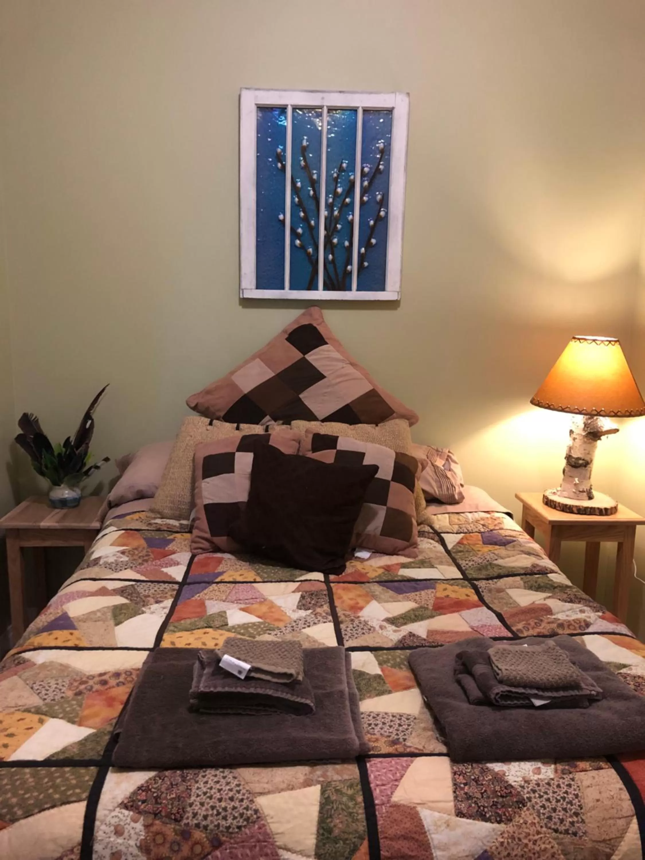 Bed in Pebble Springs BnB
