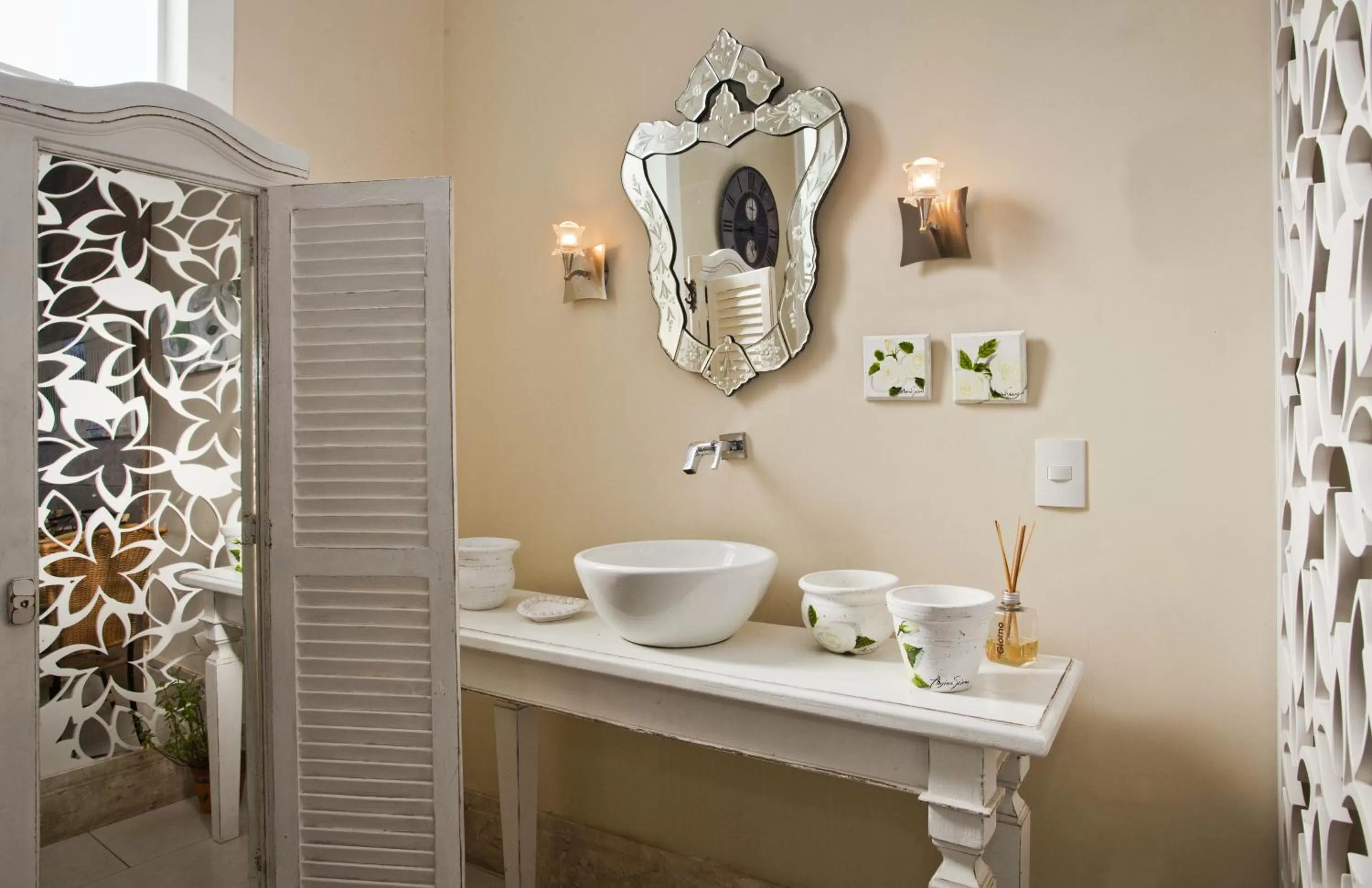 Toilet in Hotel Don Quijote Búzios