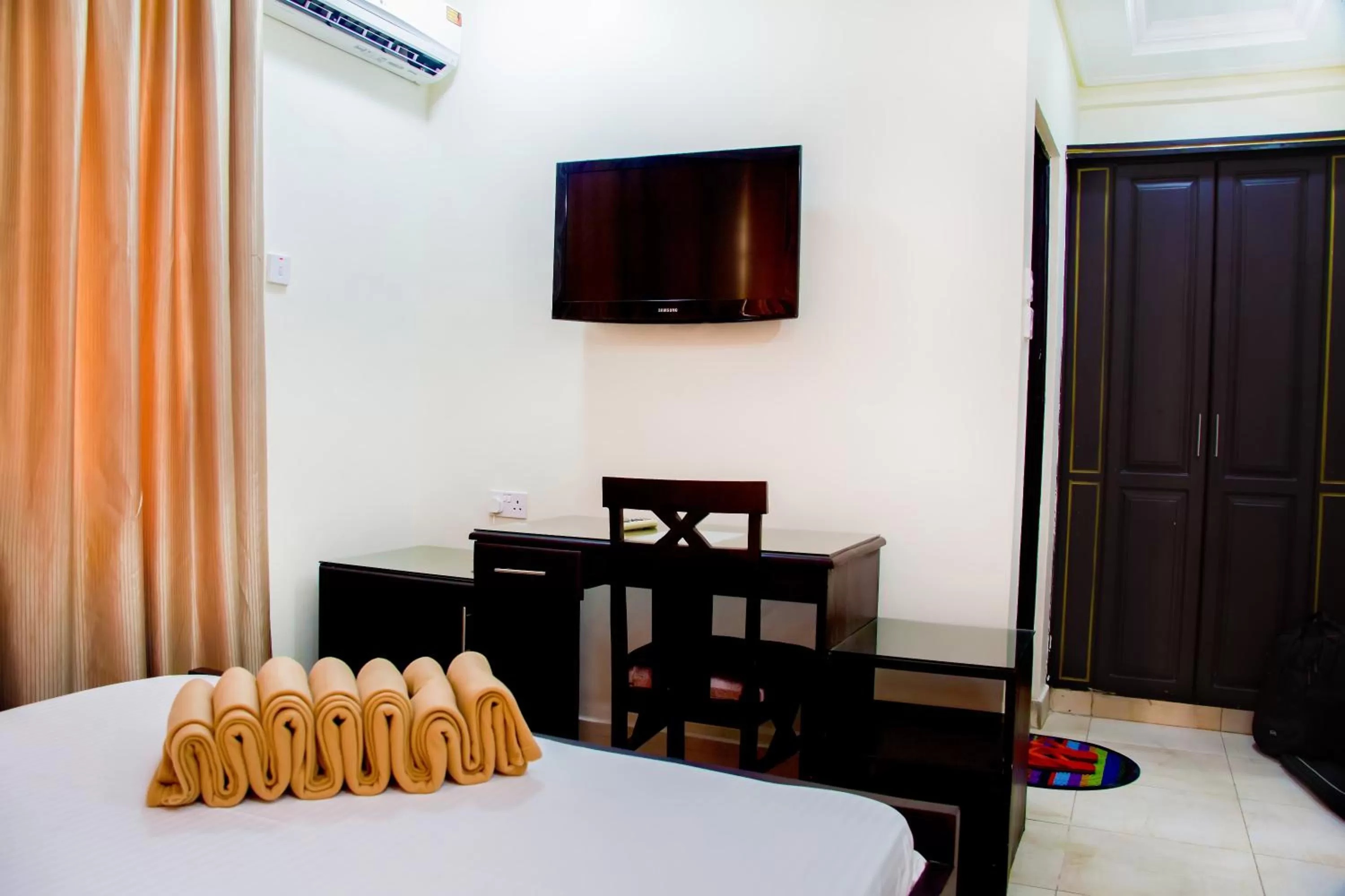 Bed in Sleep Inn Hotel - Kariakoo