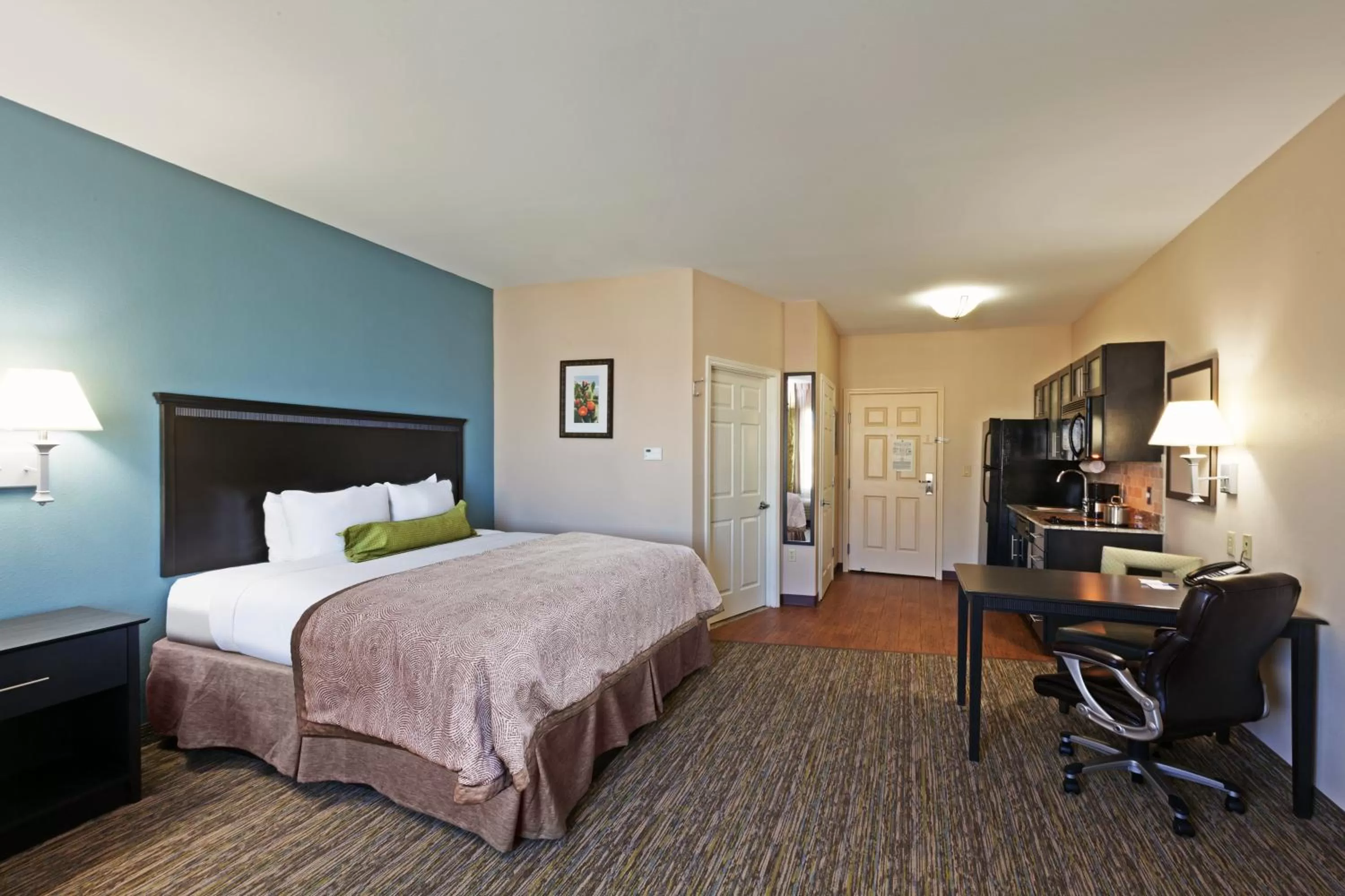Photo of the whole room, Bed in Candlewood Amarillo-Western Crossing by IHG