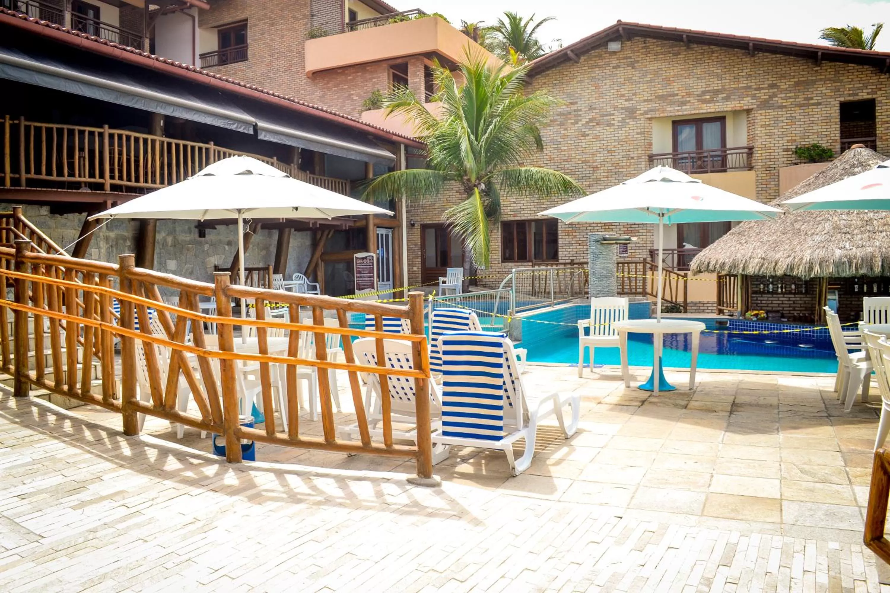 Swimming pool in Visual Praia Hotel