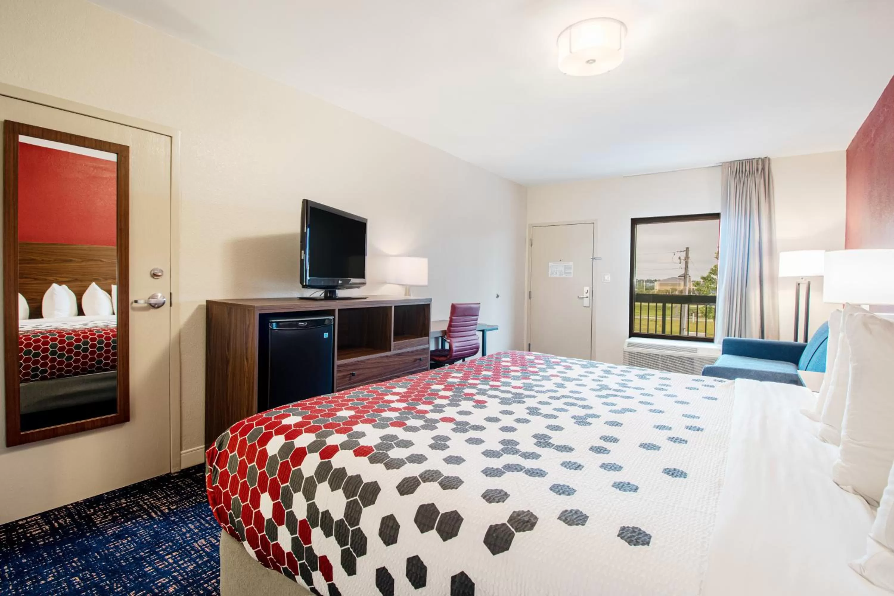 TV and multimedia, Bed in Econo Lodge Inn & Suites Foley-North Gulf Shores