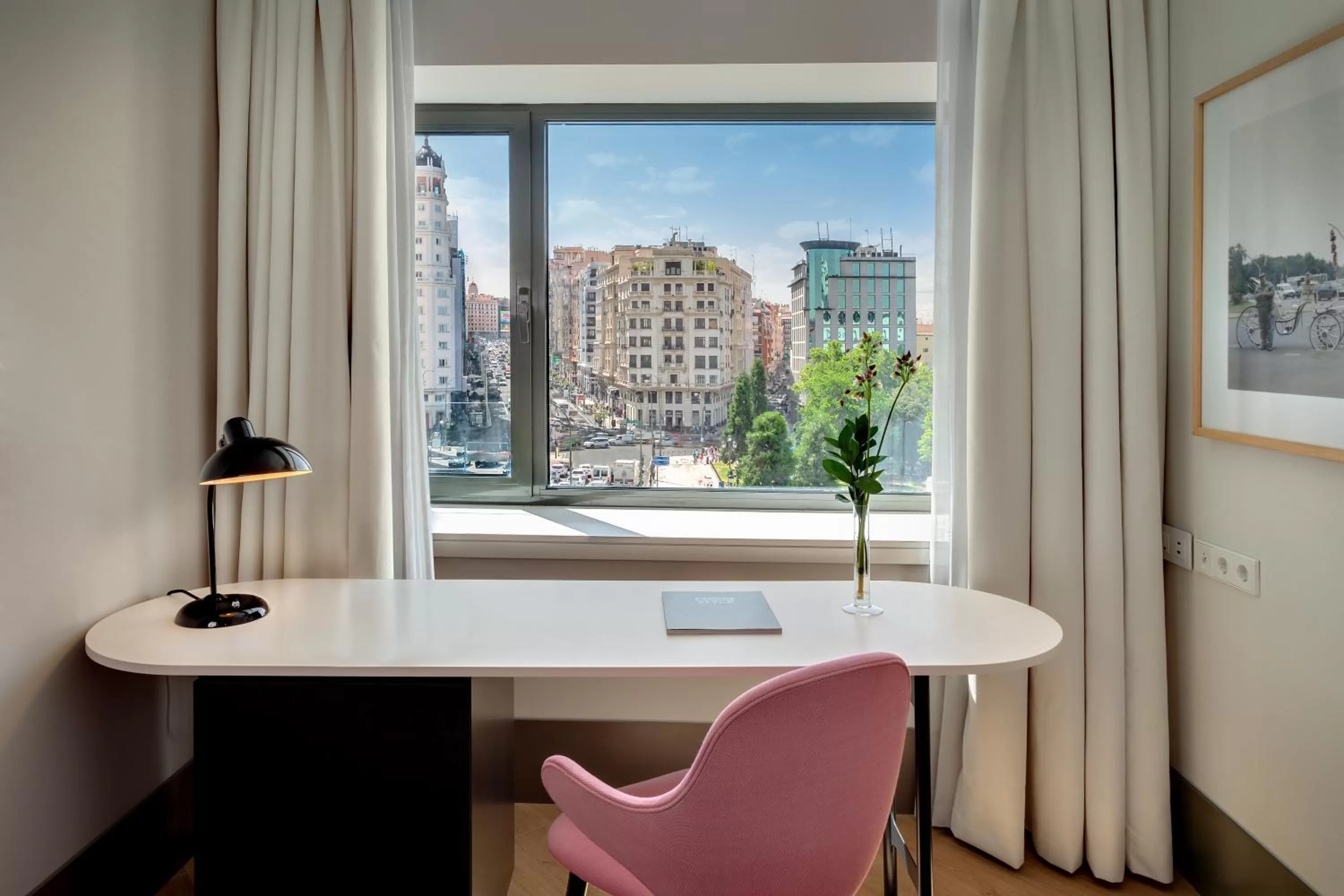 Seating area in Barceló Torre de Madrid